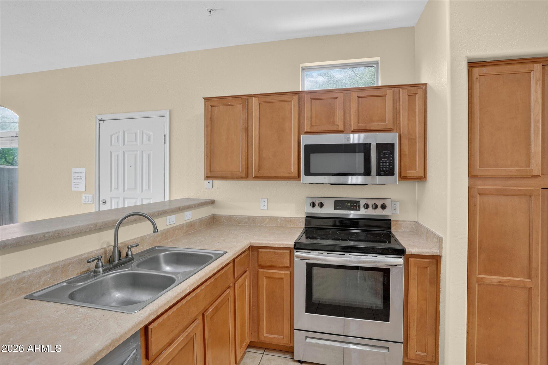 2150 E BELL Road 1090
