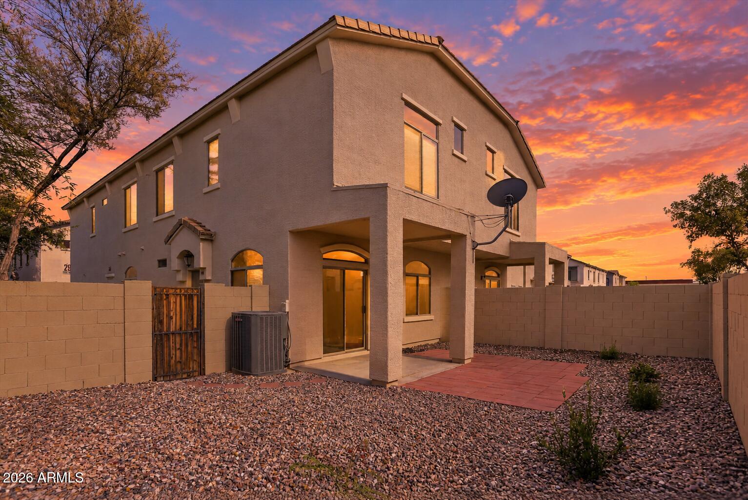 2150 E BELL Road 1090