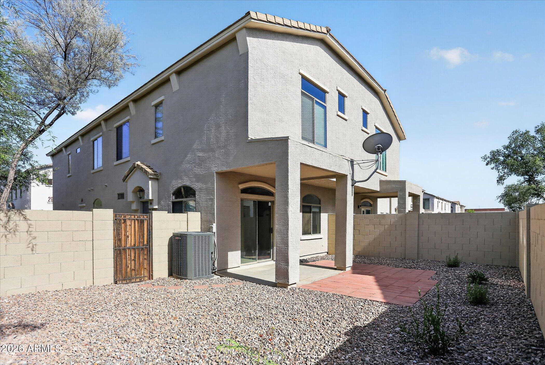 2150 E BELL Road 1090