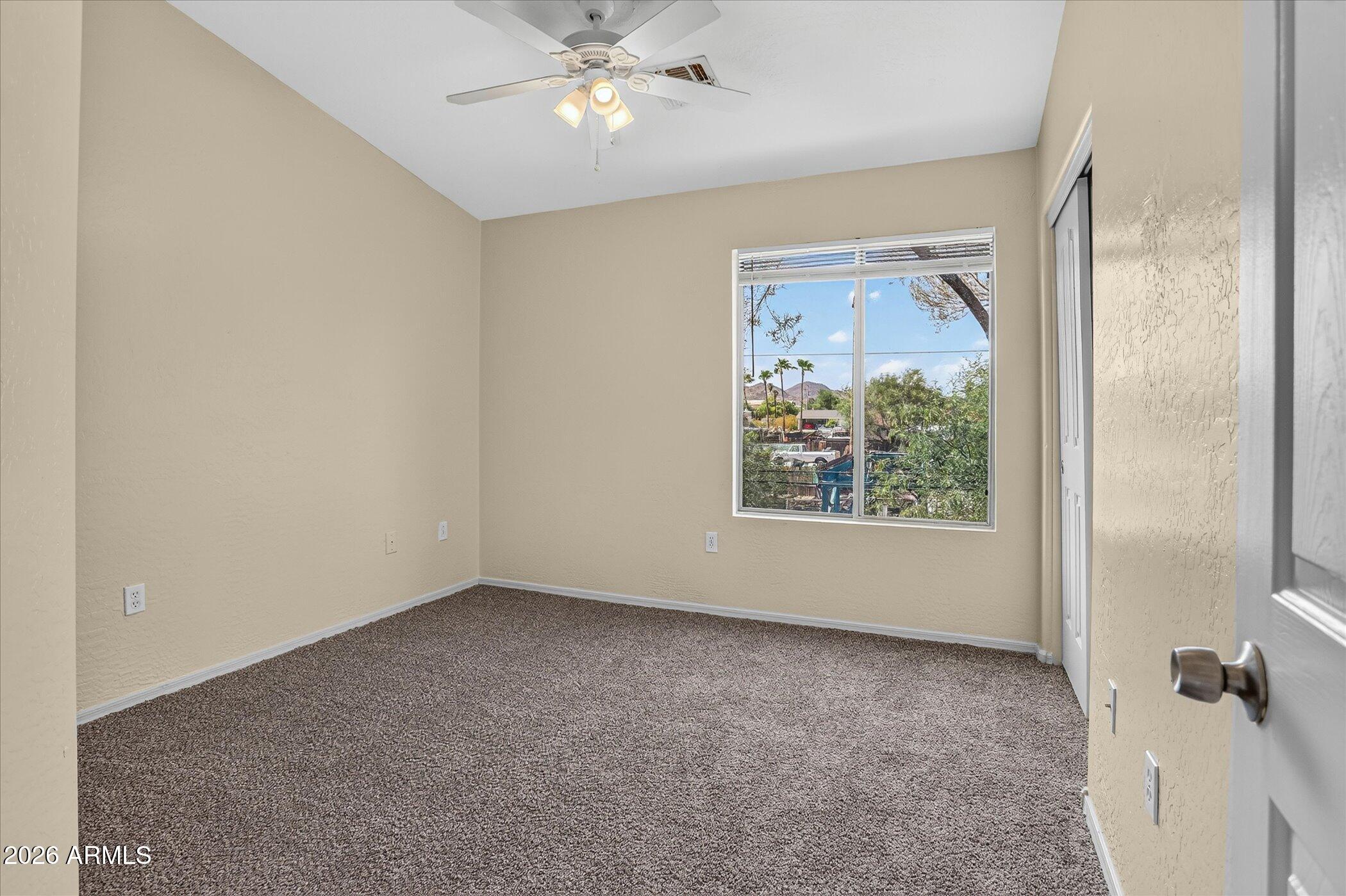 2150 E BELL Road 1090