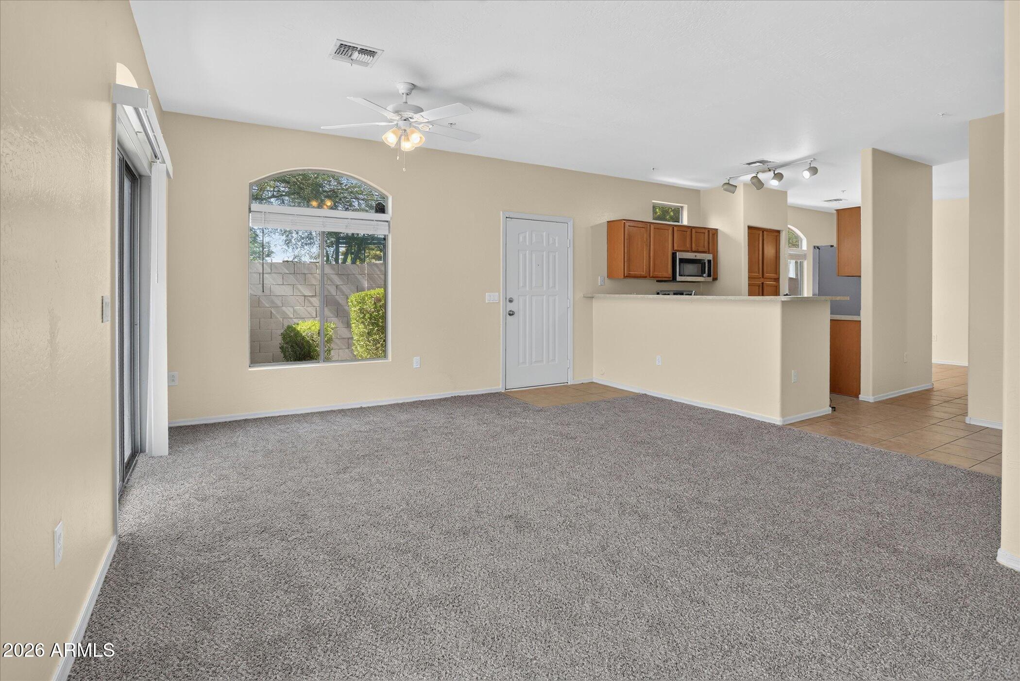 2150 E BELL Road 1090