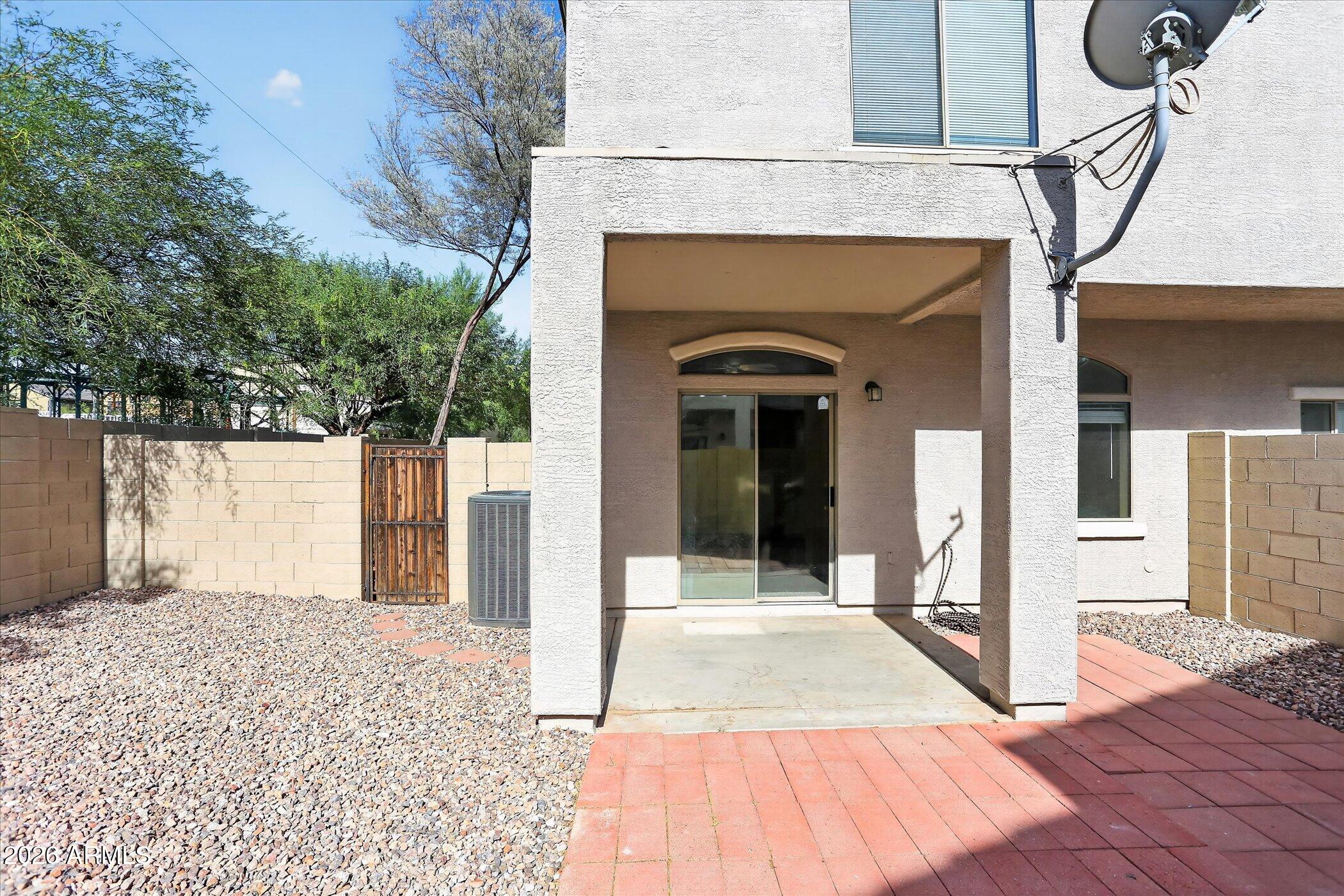 2150 E BELL Road 1090