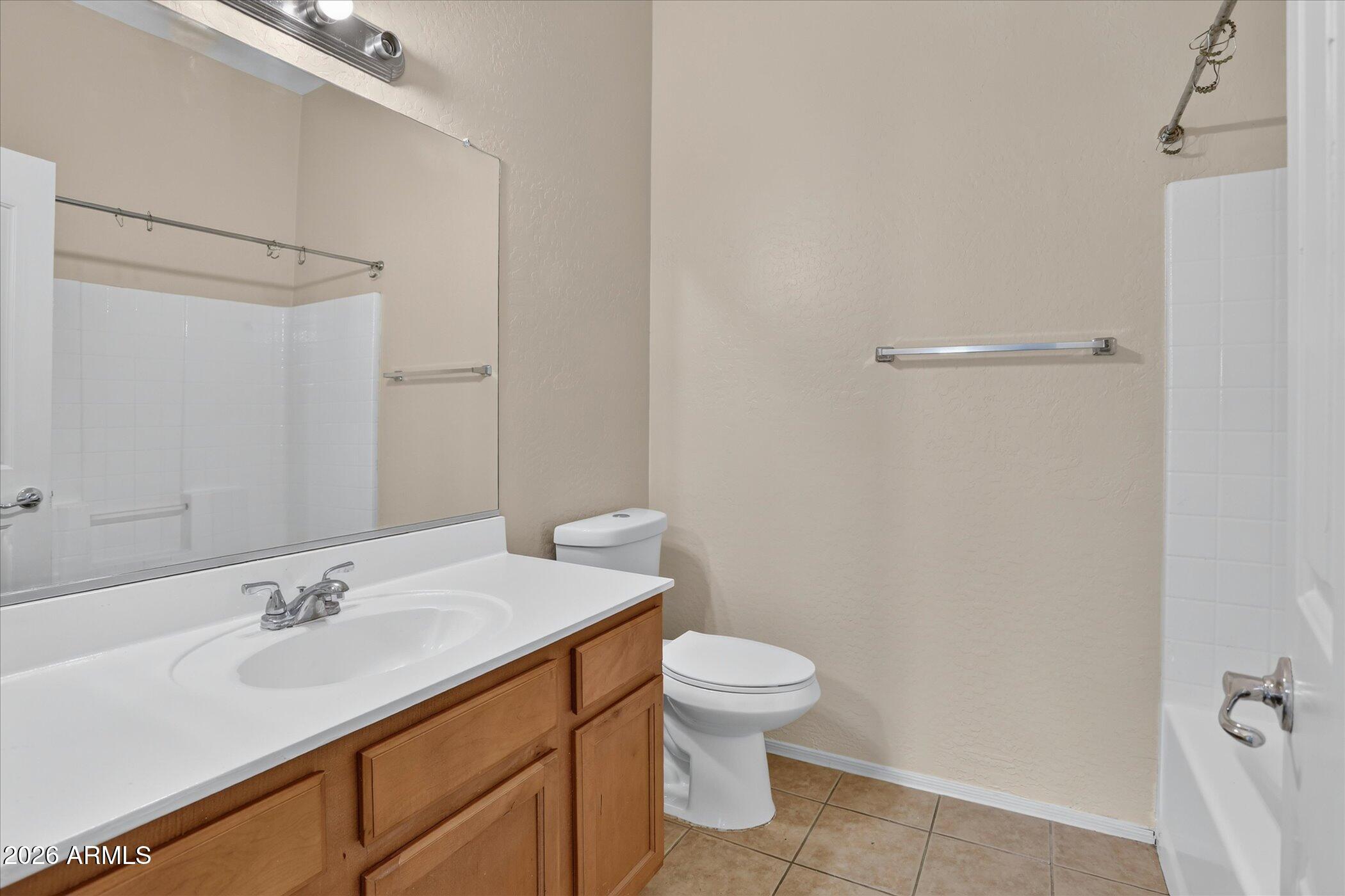 2150 E BELL Road 1090