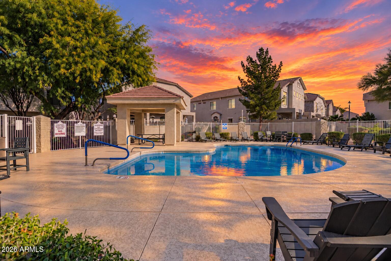 2150 E BELL Road 1090