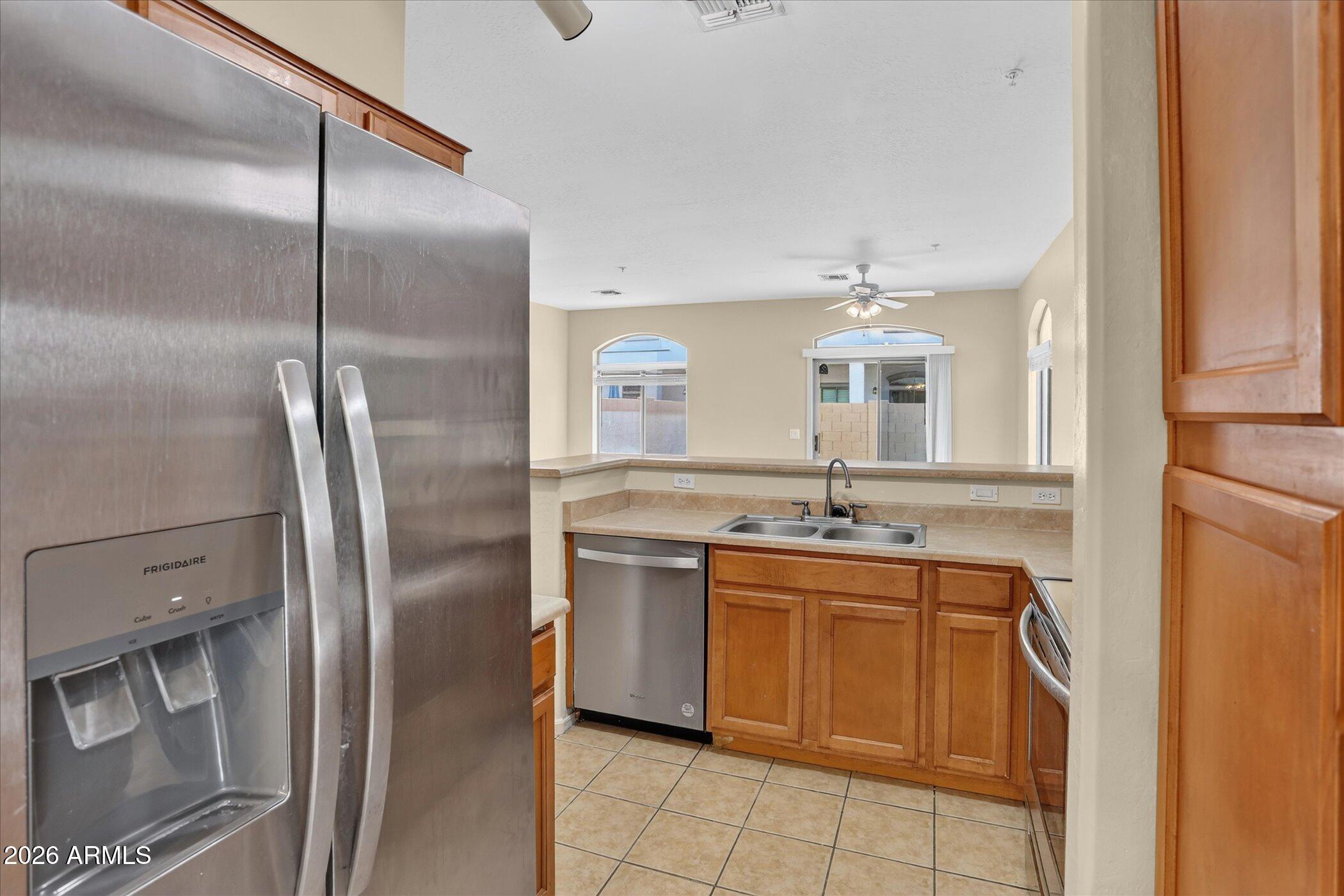2150 E BELL Road 1090