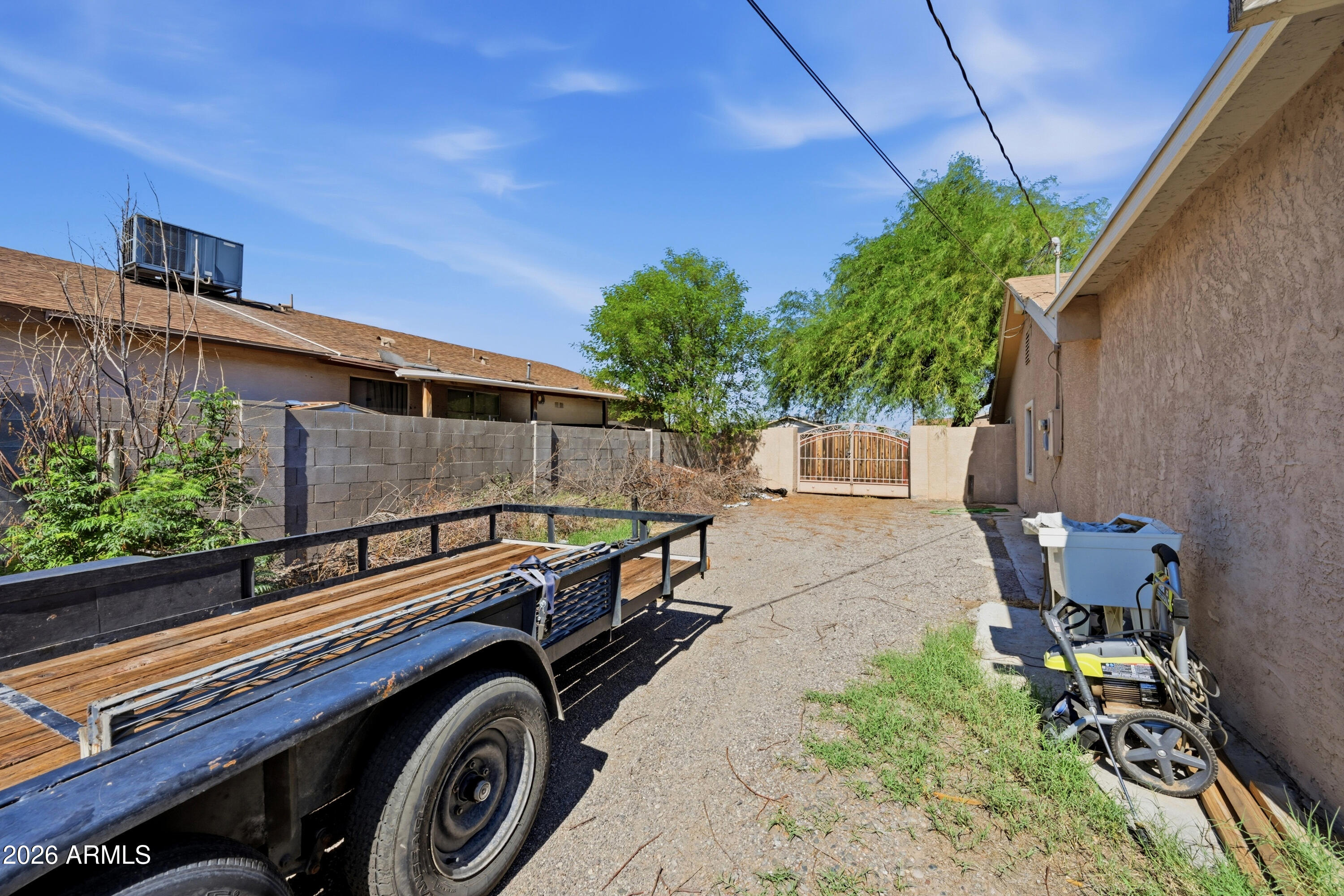 3307 W PALM Lane