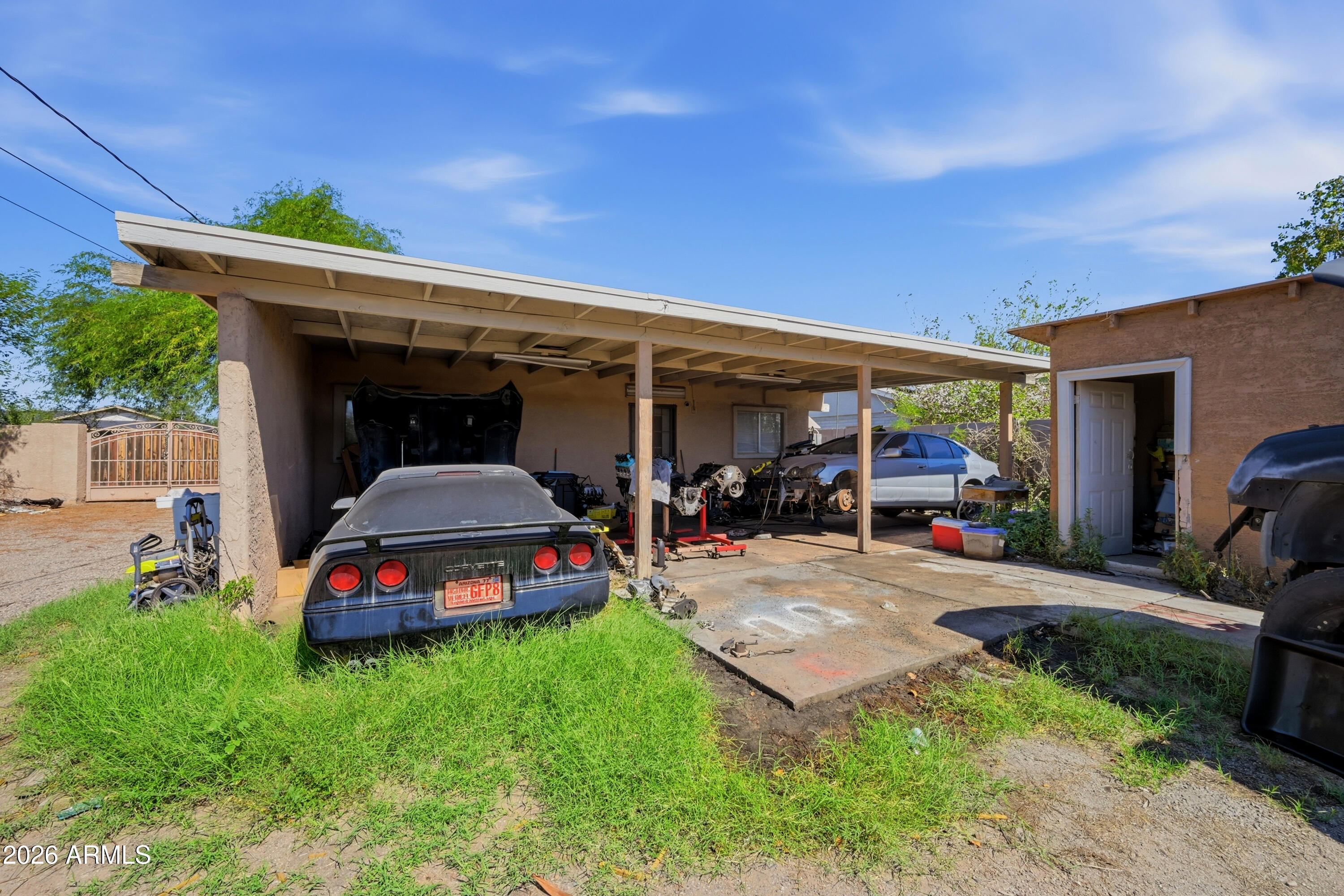 3307 W PALM Lane