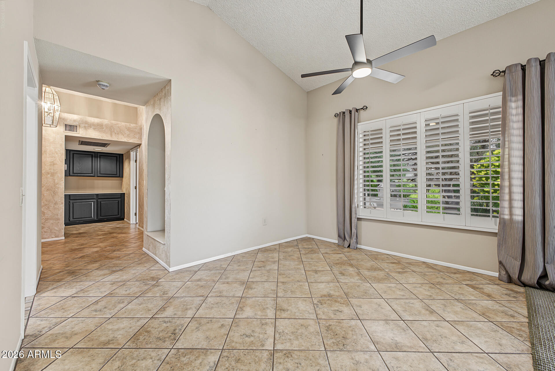 21019 N DESERT SANDS Drive