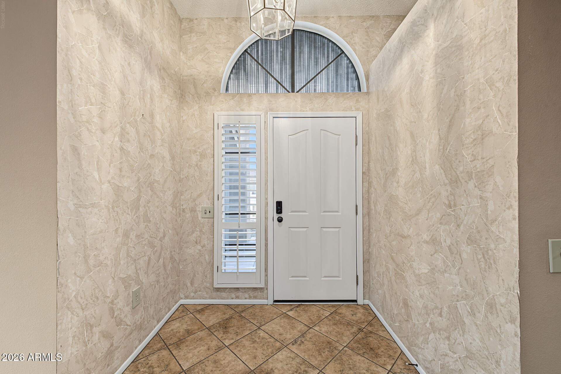 21019 N DESERT SANDS Drive