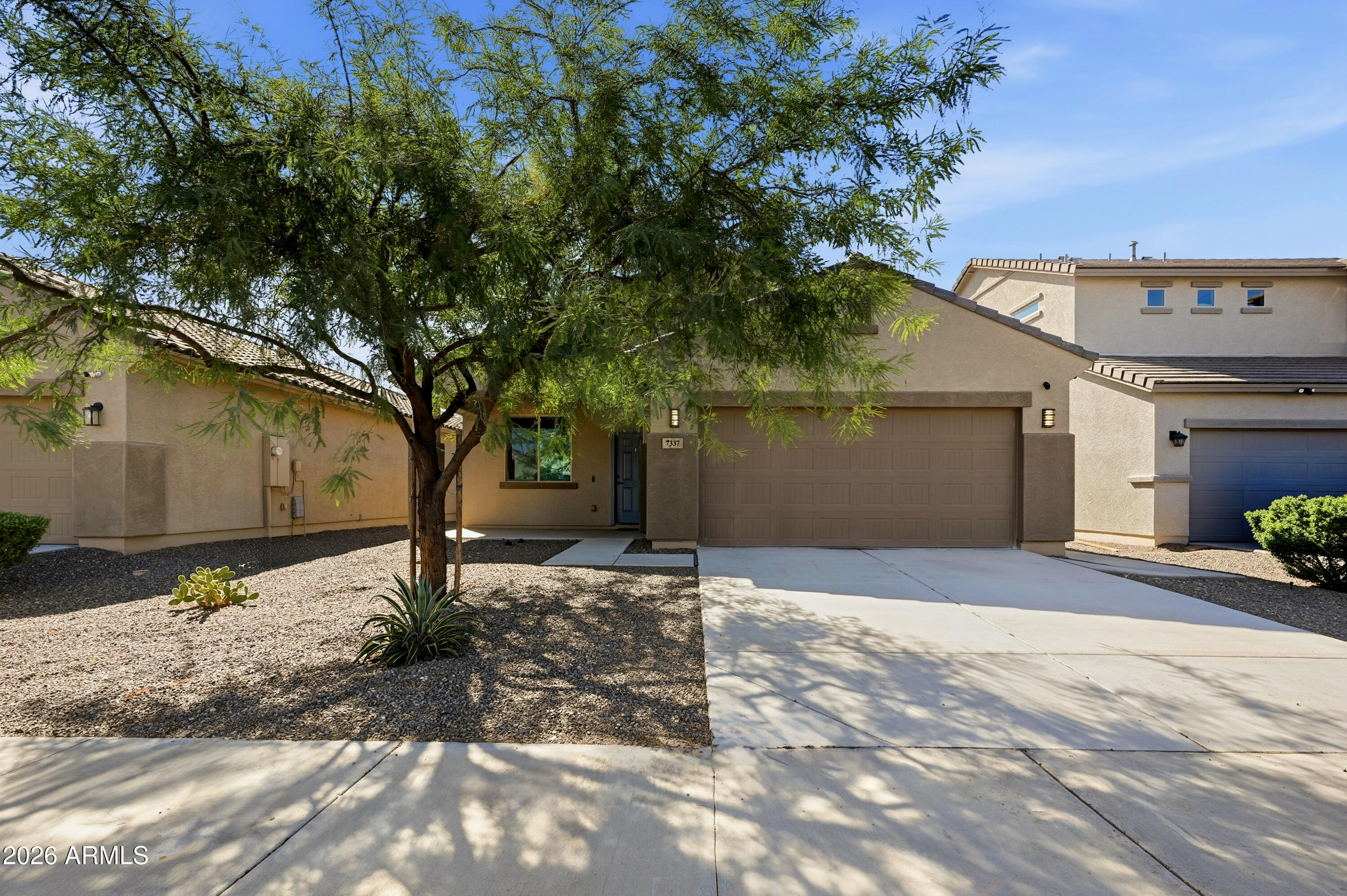 7337 W MAGNOLIA Street