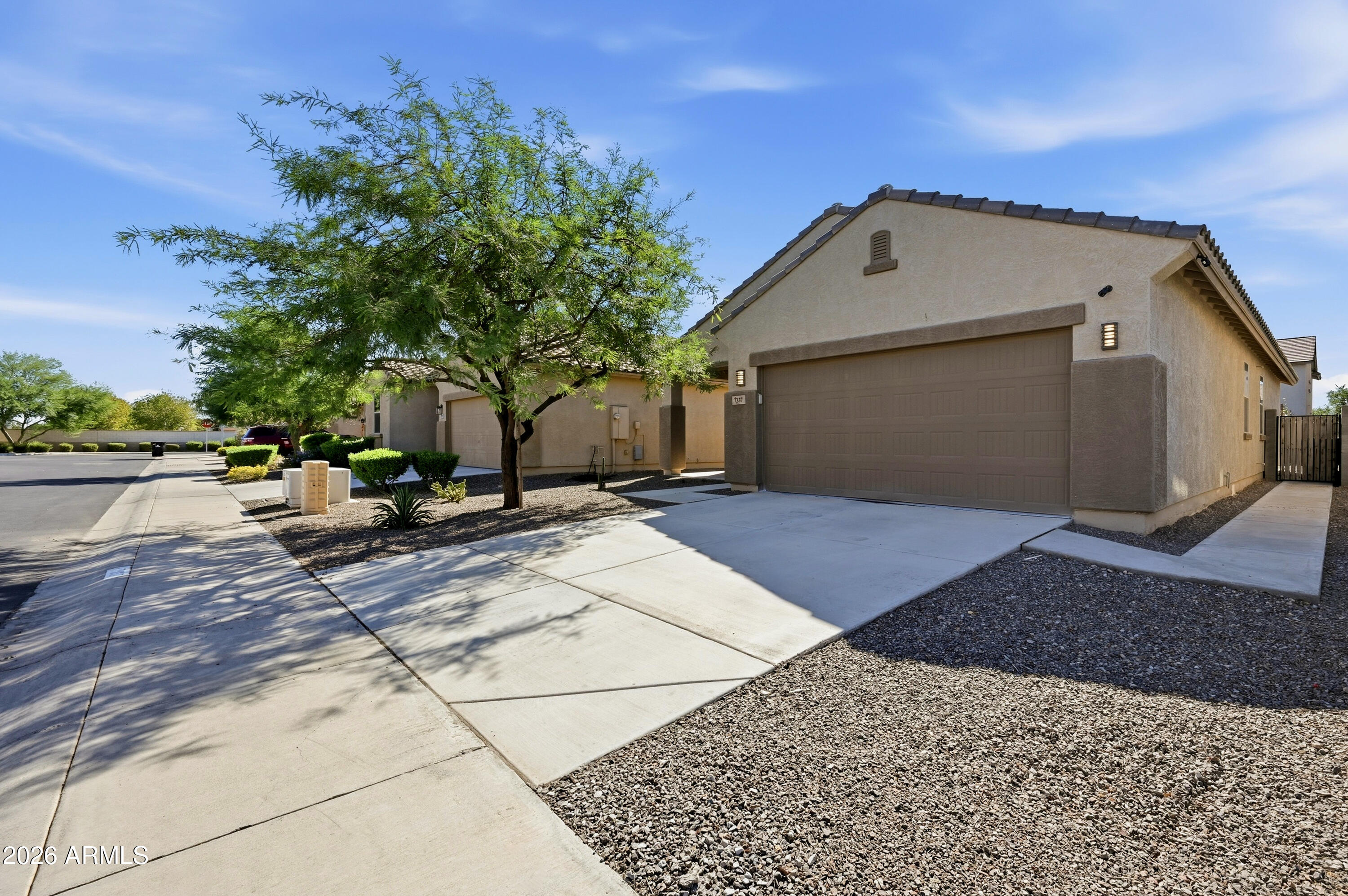 7337 W MAGNOLIA Street