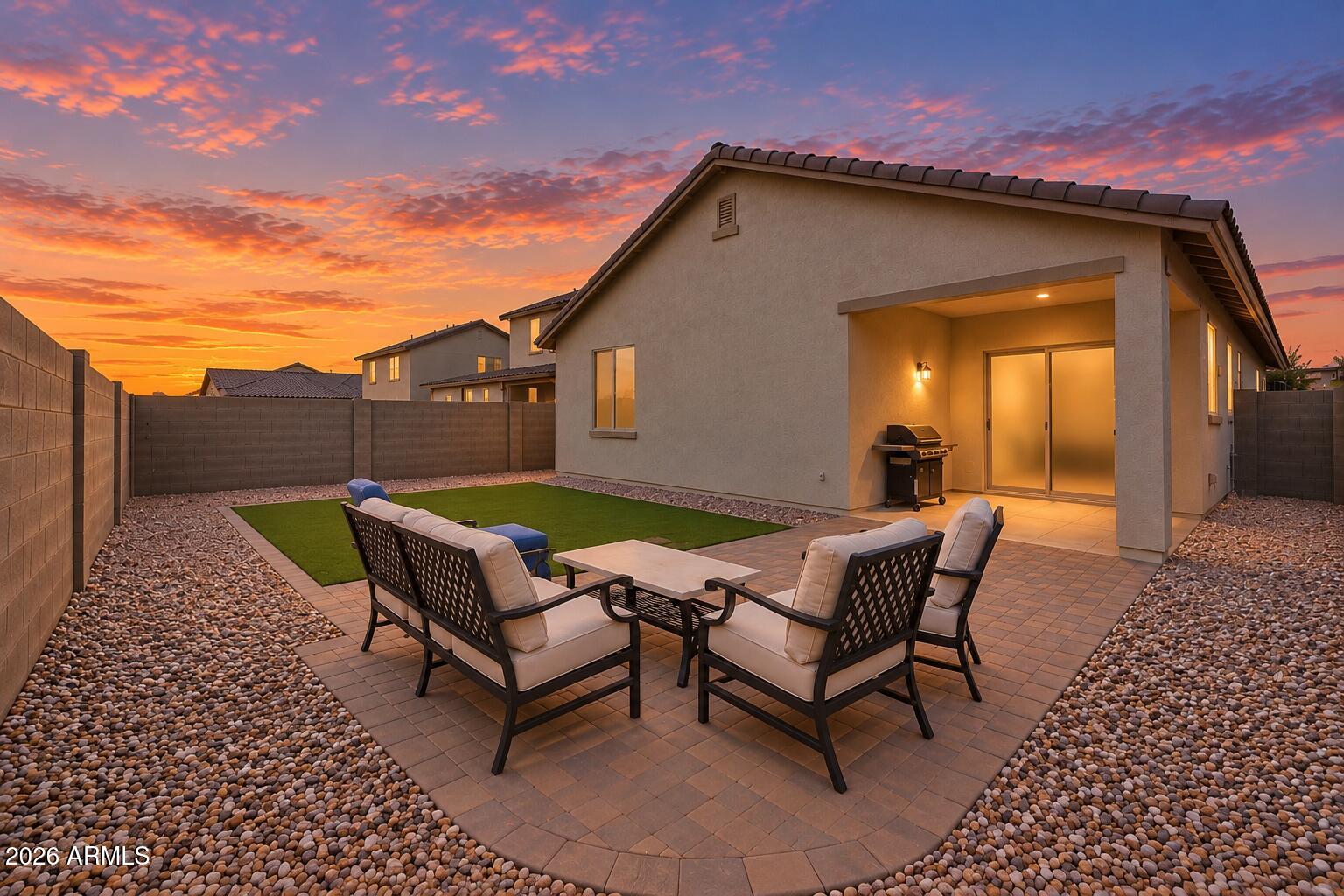 7337 W MAGNOLIA Street