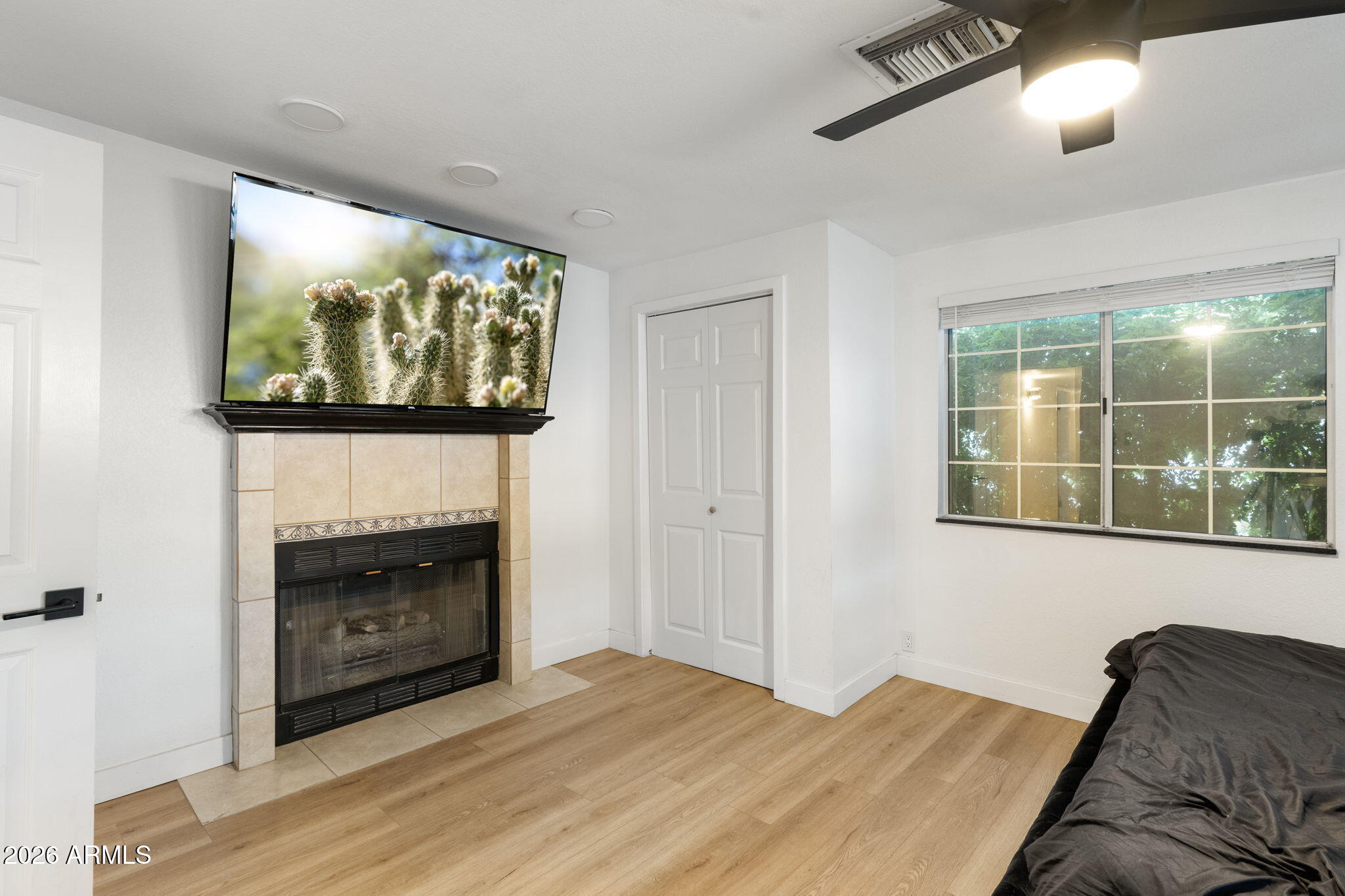 3202 E OREGON Avenue