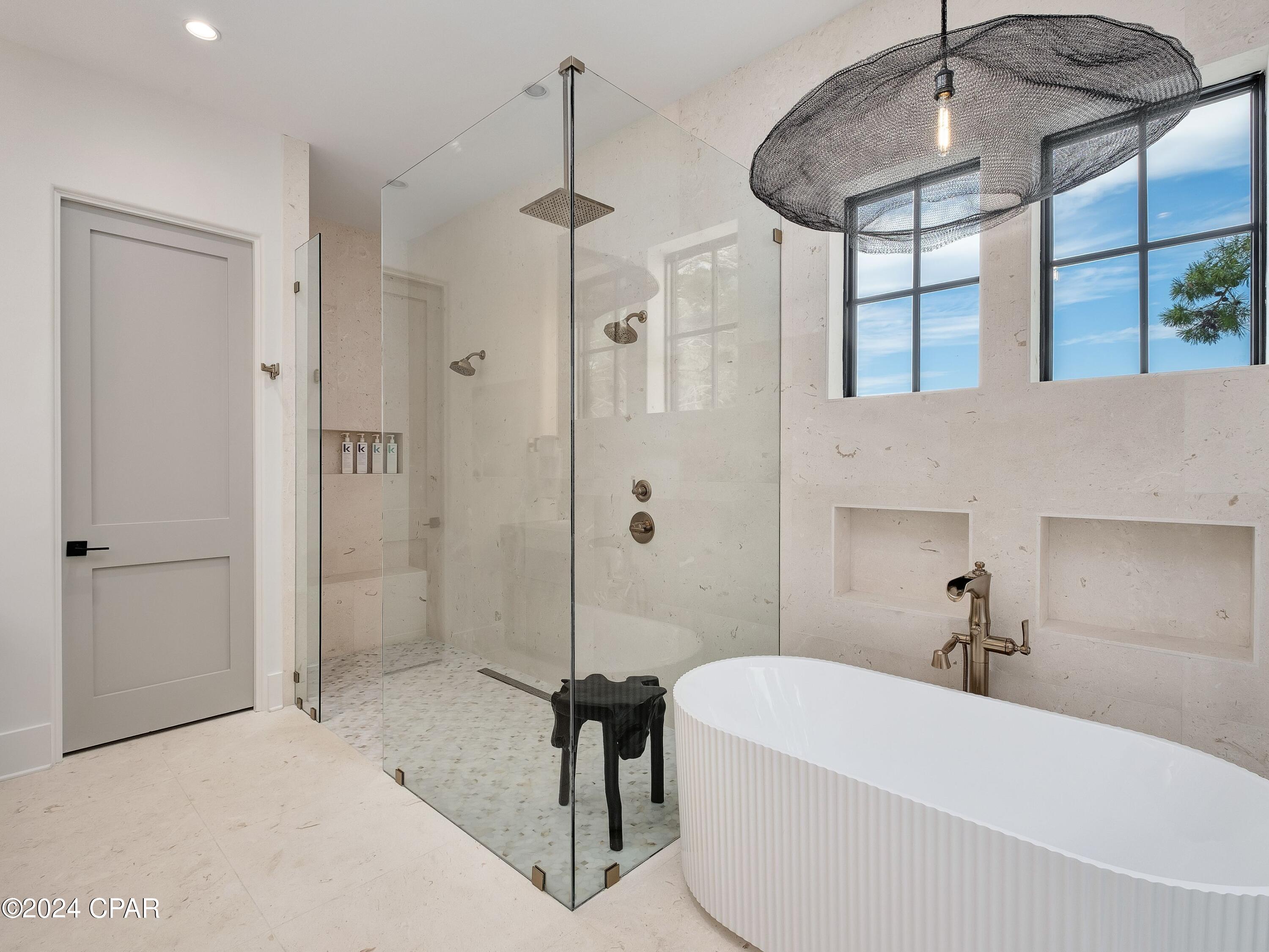 6 W Grande Pointe