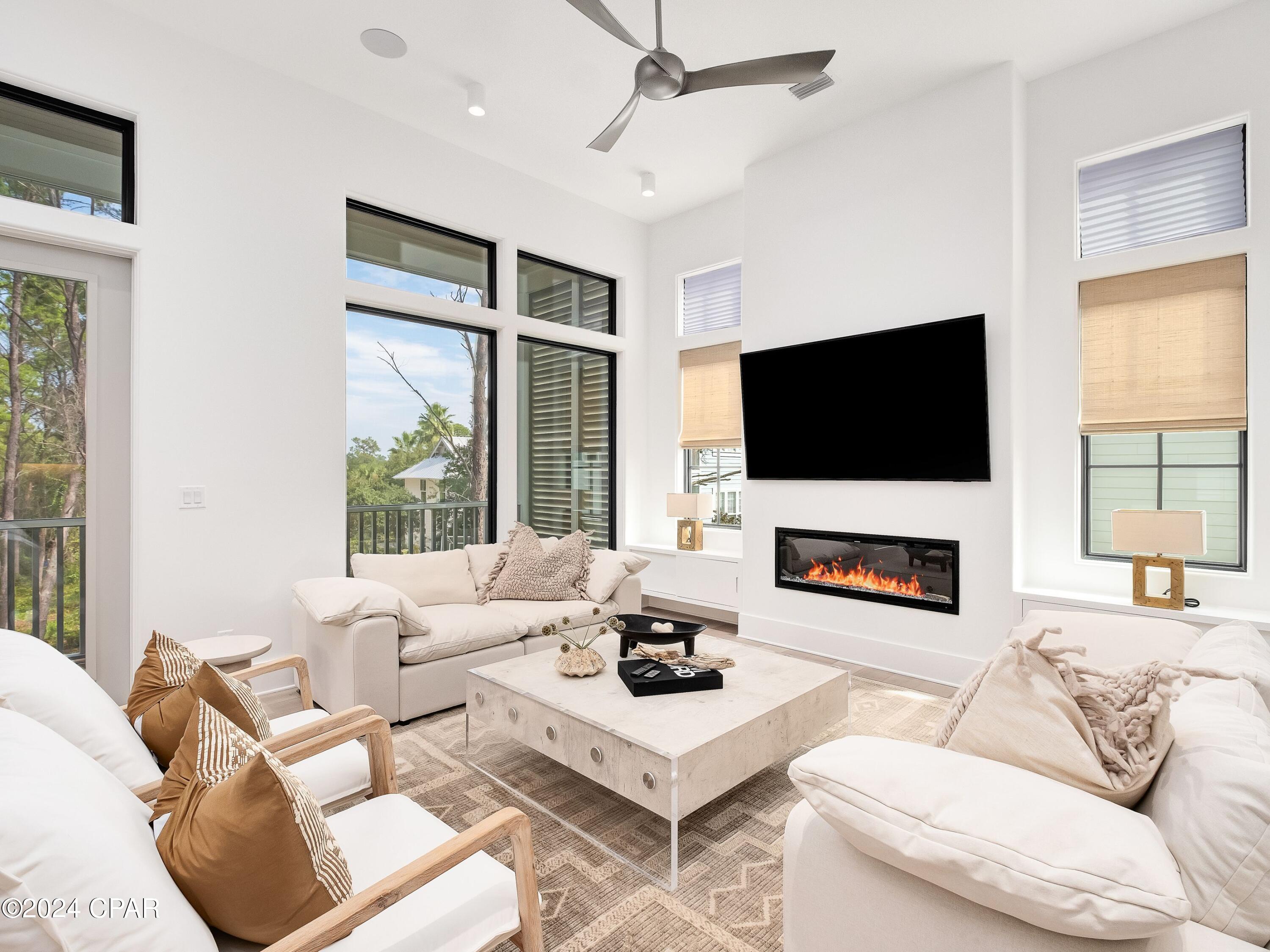 6 W Grande Pointe