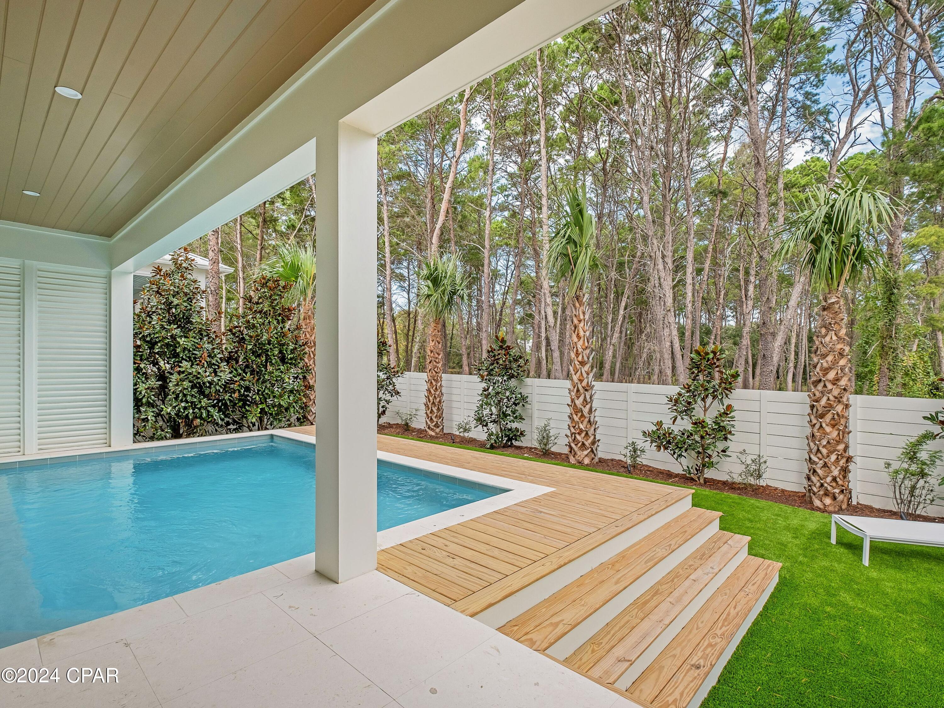 6 W Grande Pointe
