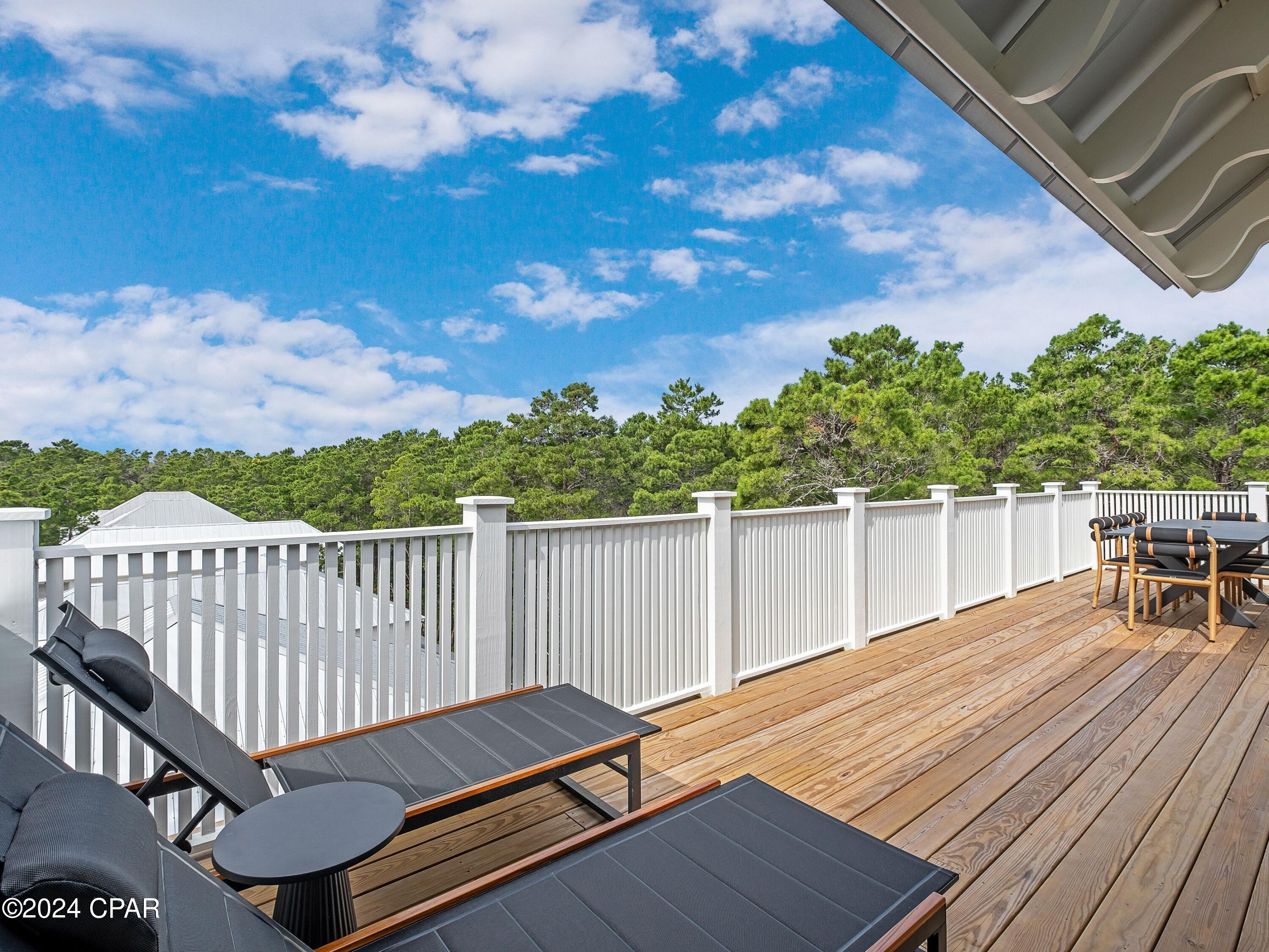 6 W Grande Pointe