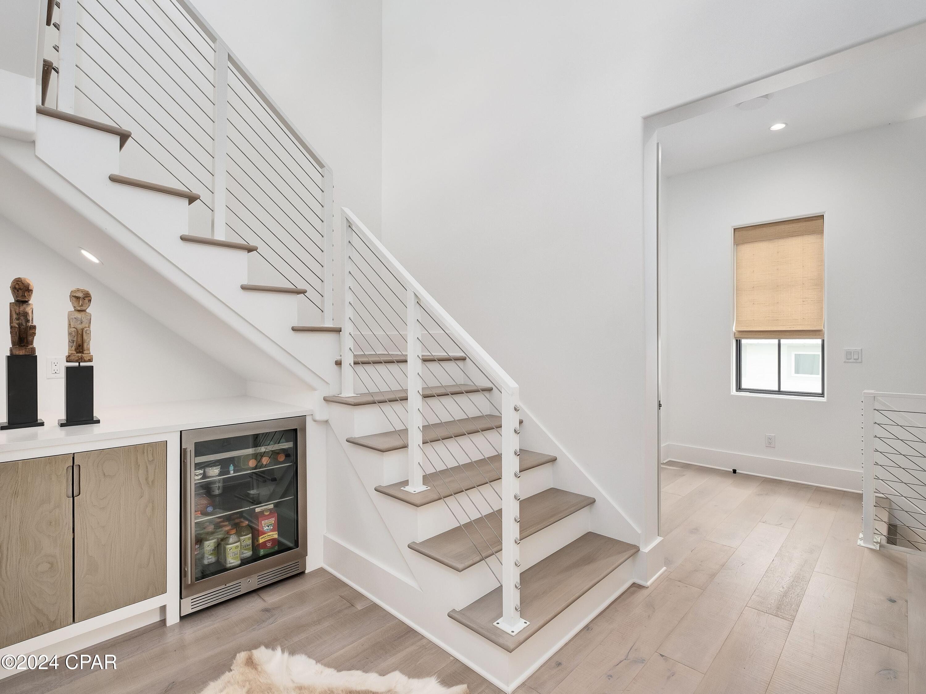 6 W Grande Pointe