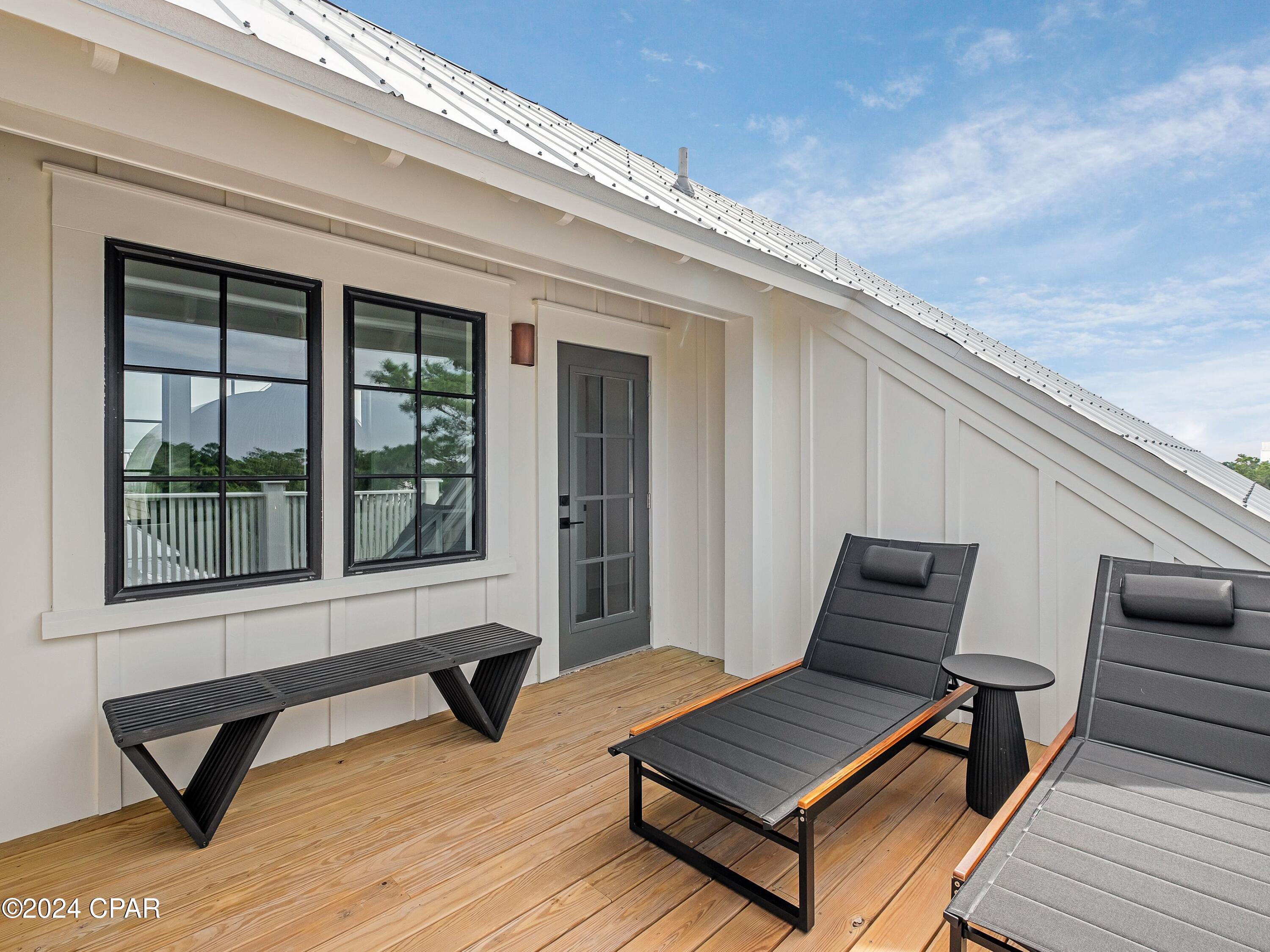 6 W Grande Pointe