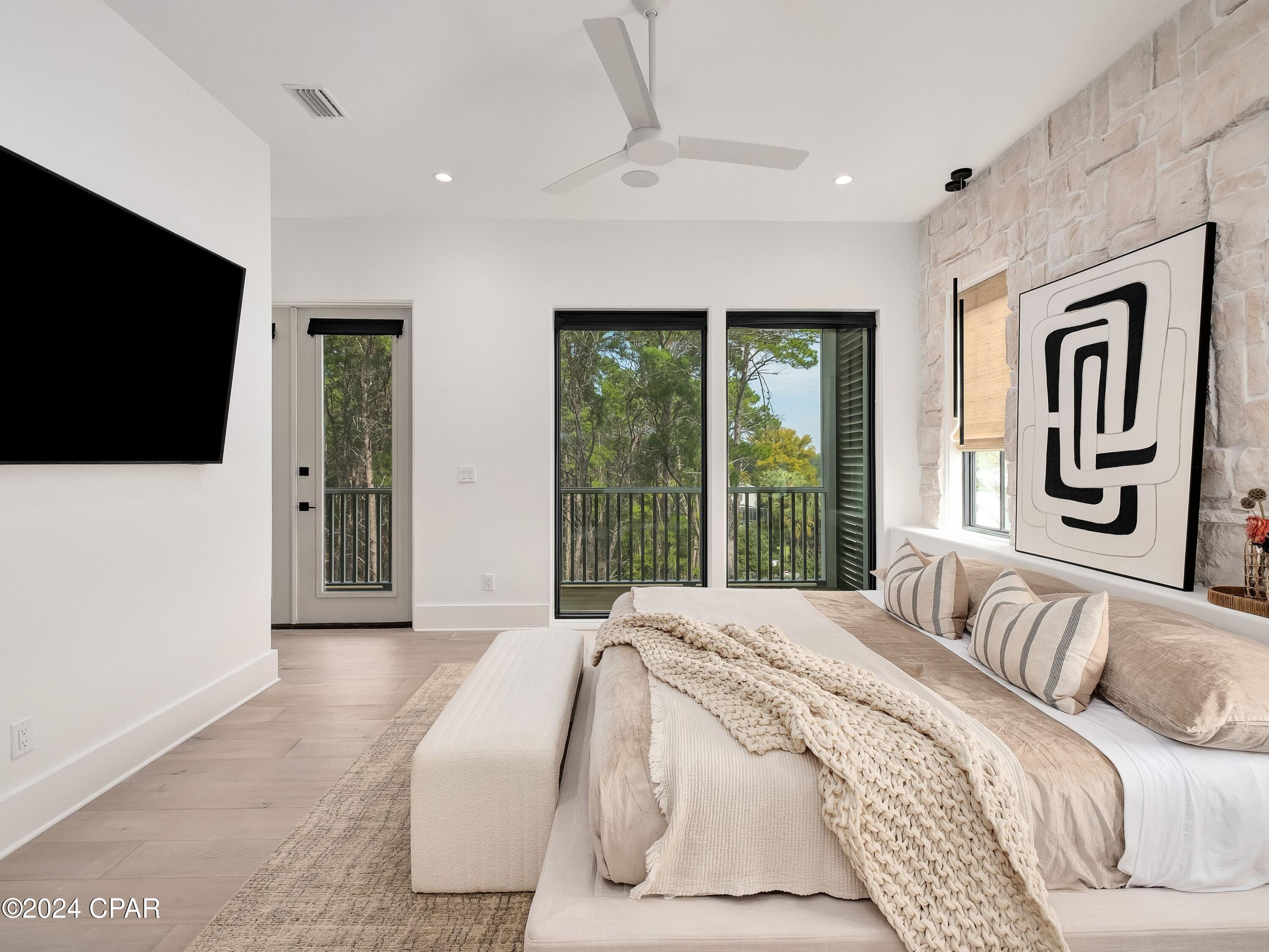 6 W Grande Pointe