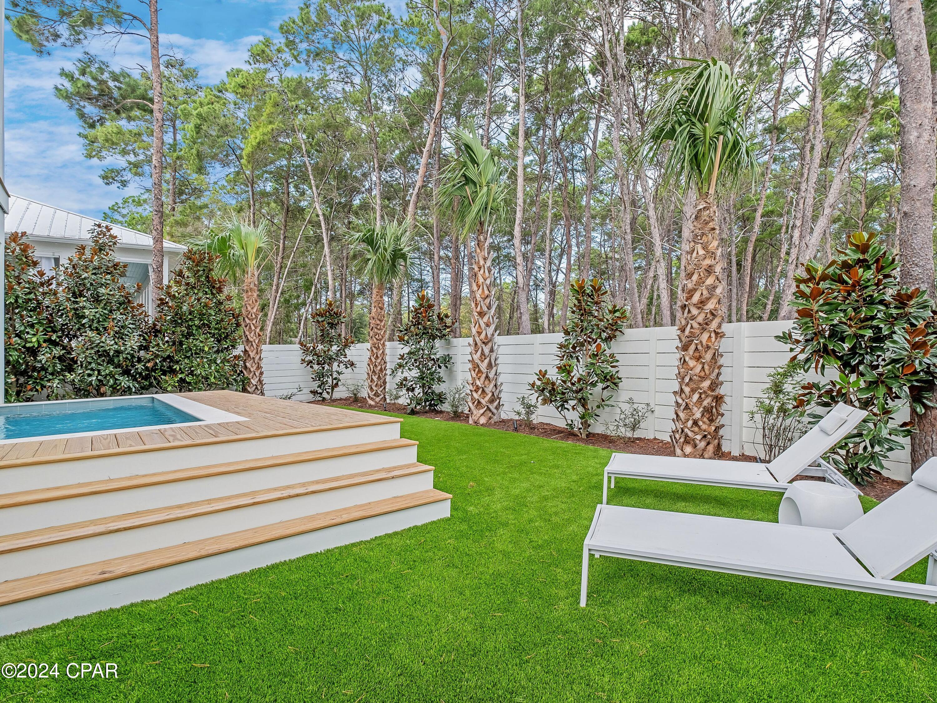 6 W Grande Pointe