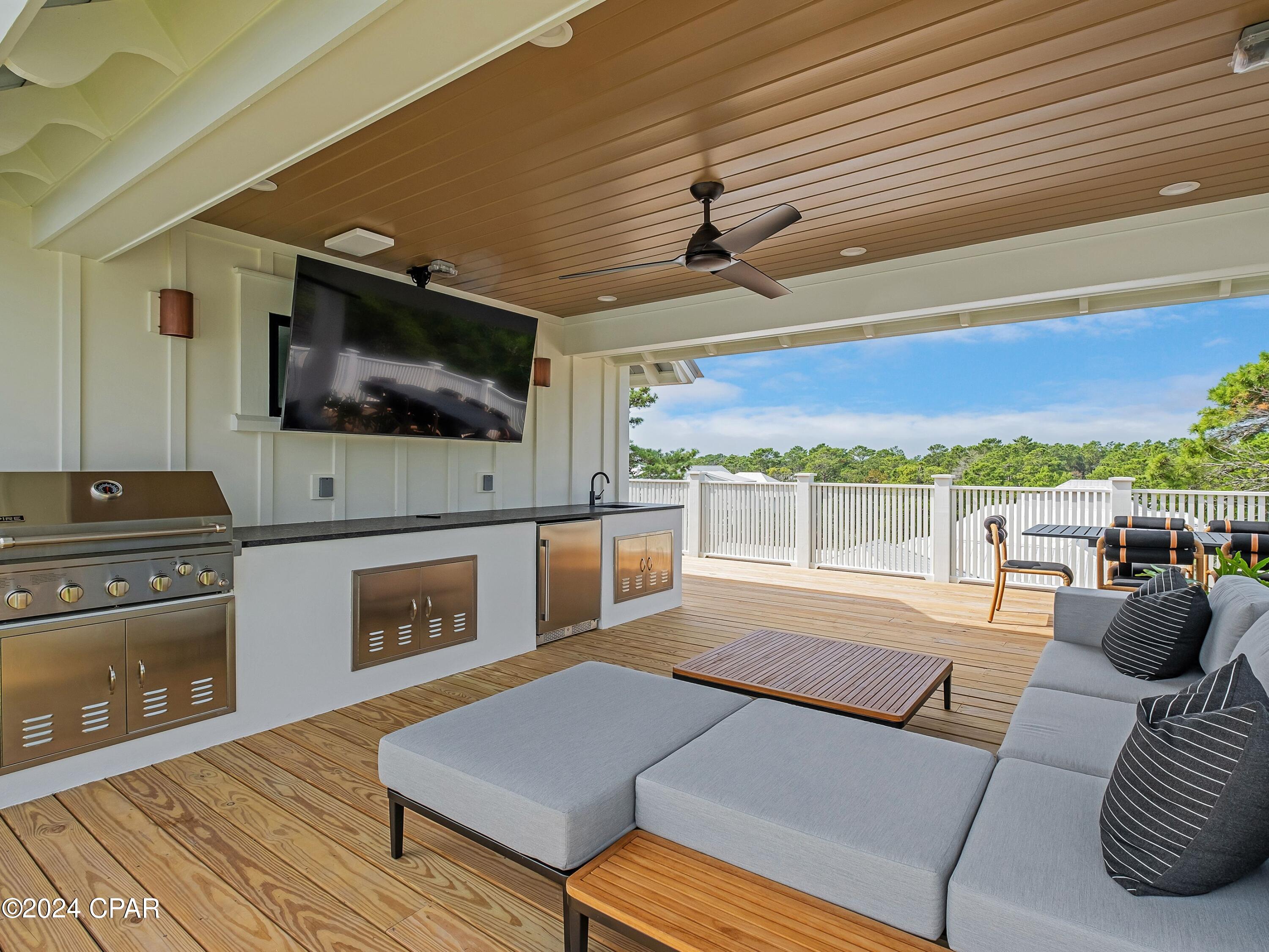6 W Grande Pointe