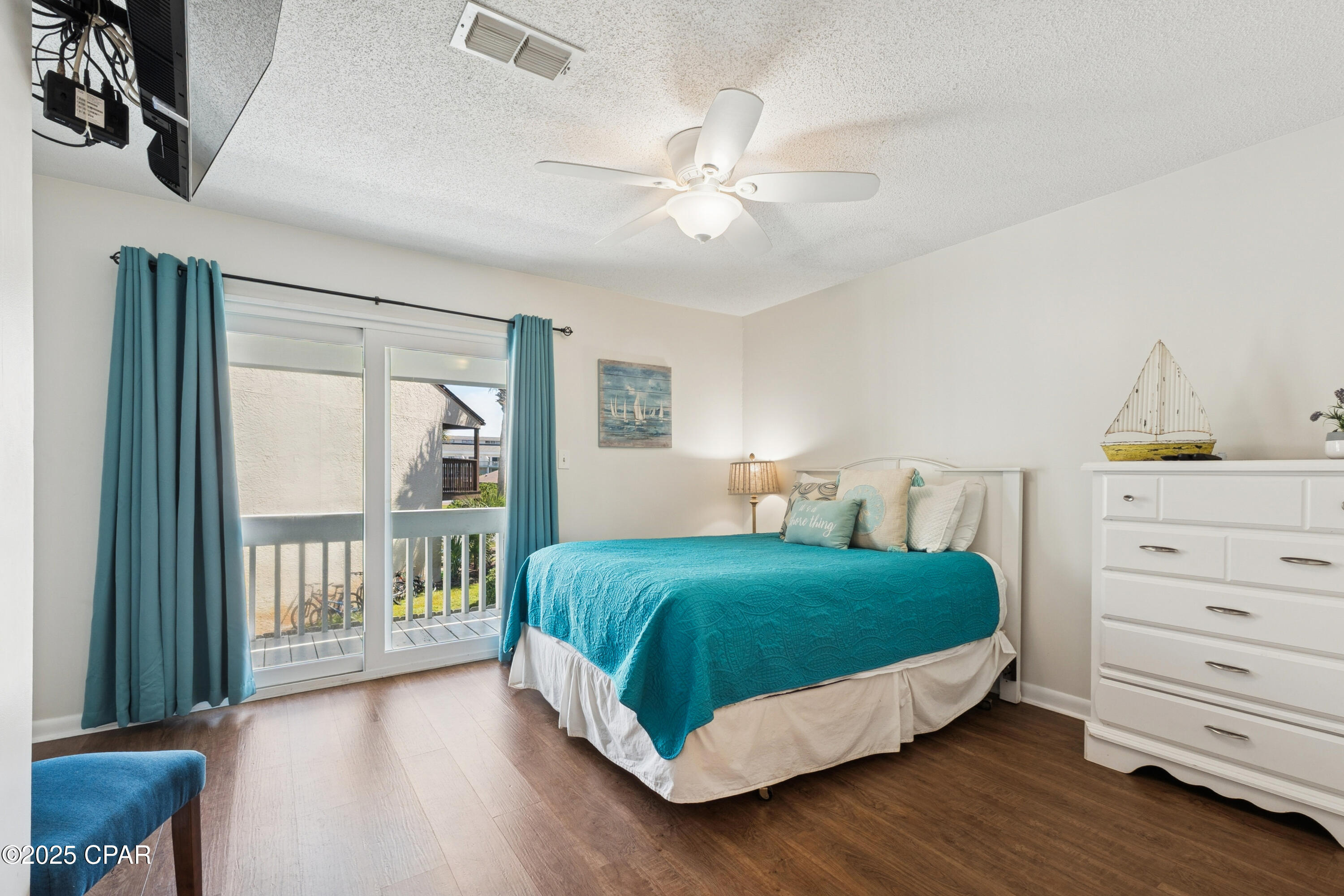 17642 Front Beach, C1