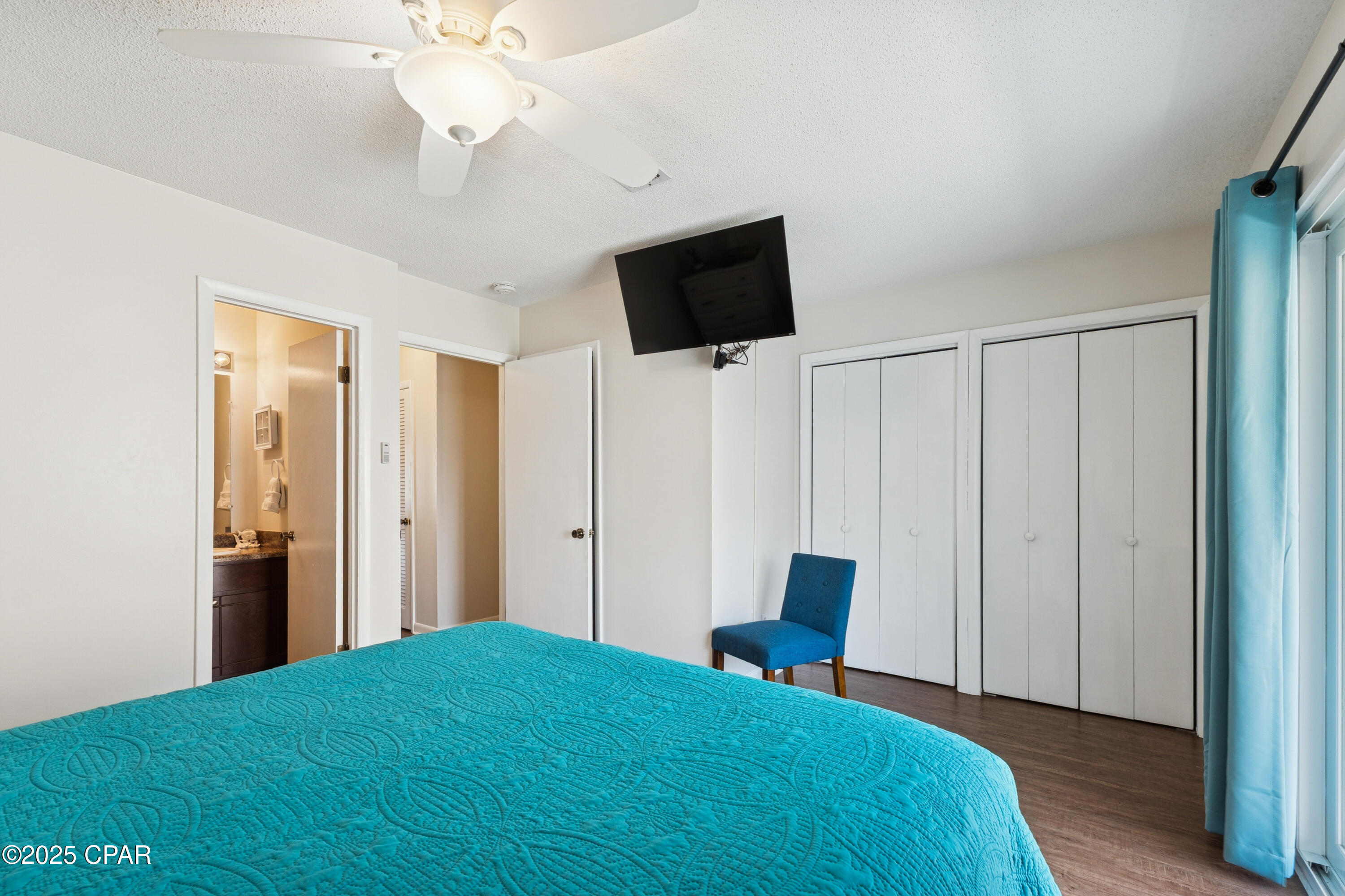 17642 Front Beach, C1