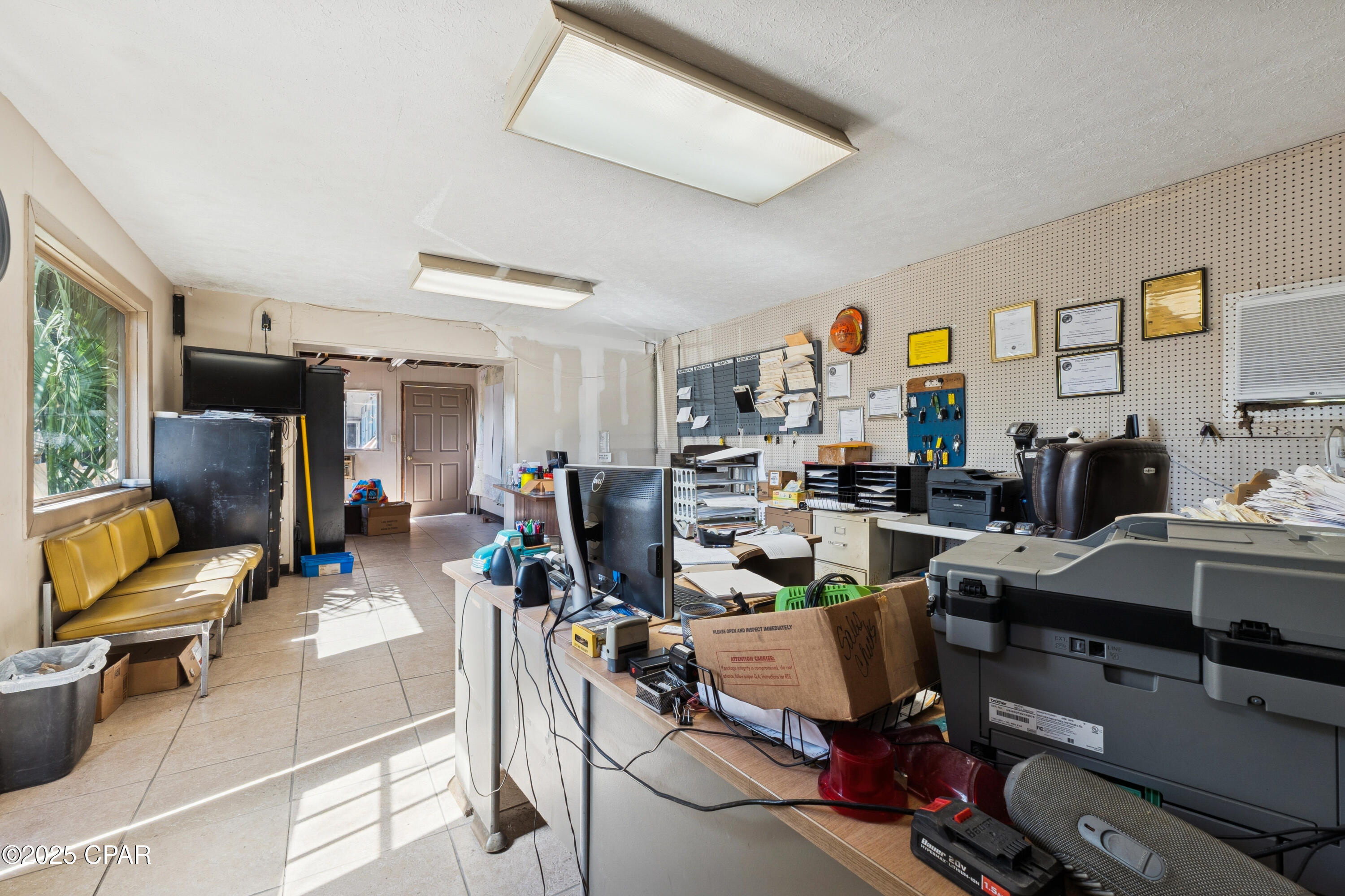 1220 W 19th Street