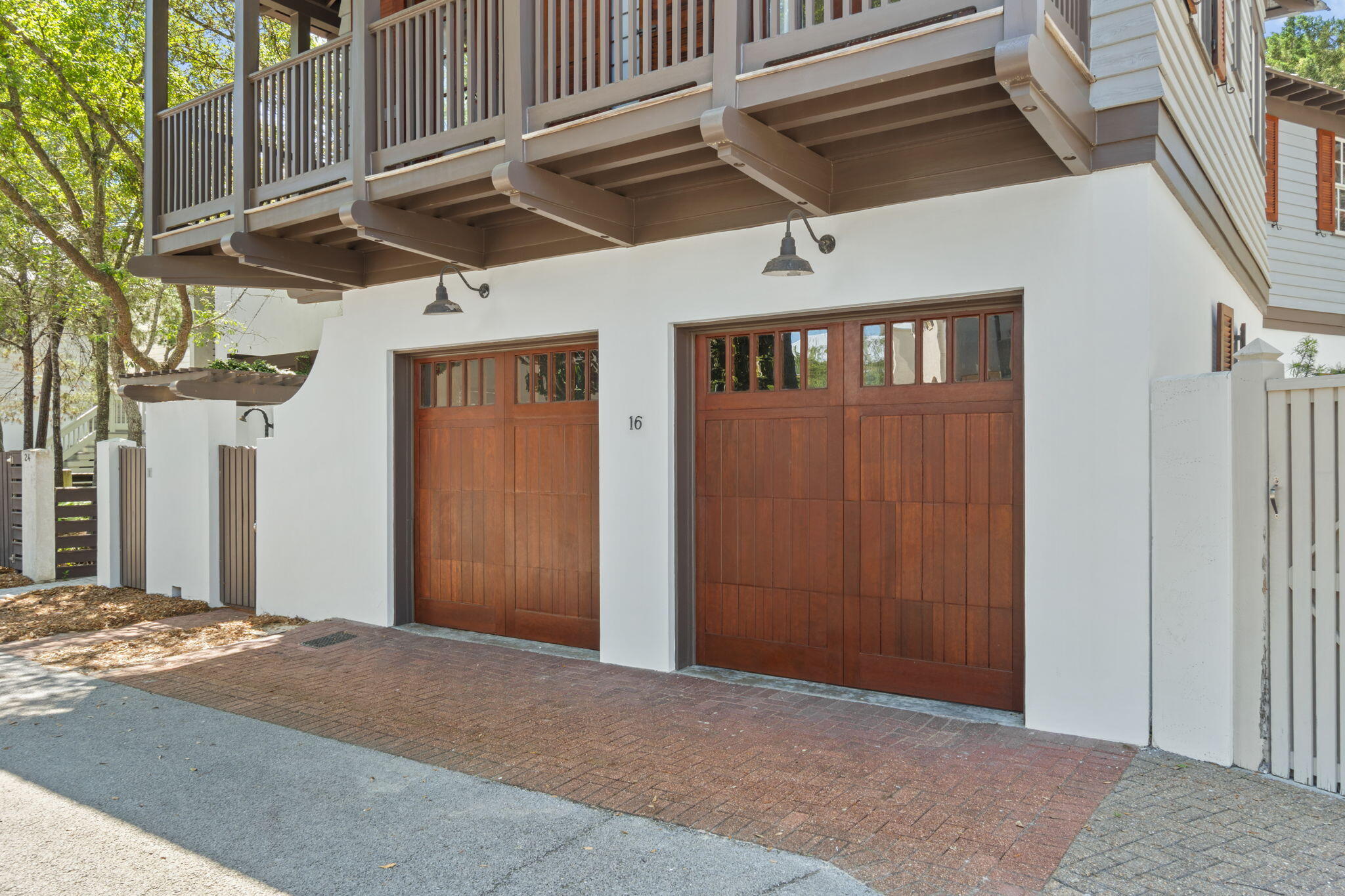 16 S Green Turtle Lane