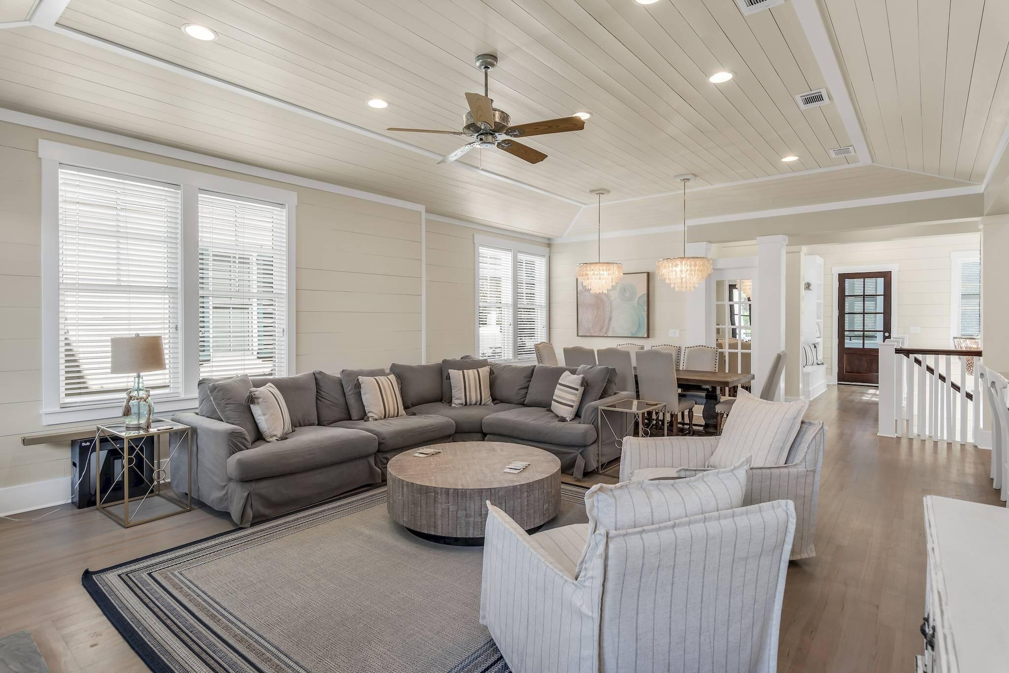 136 Silver Laurel Way