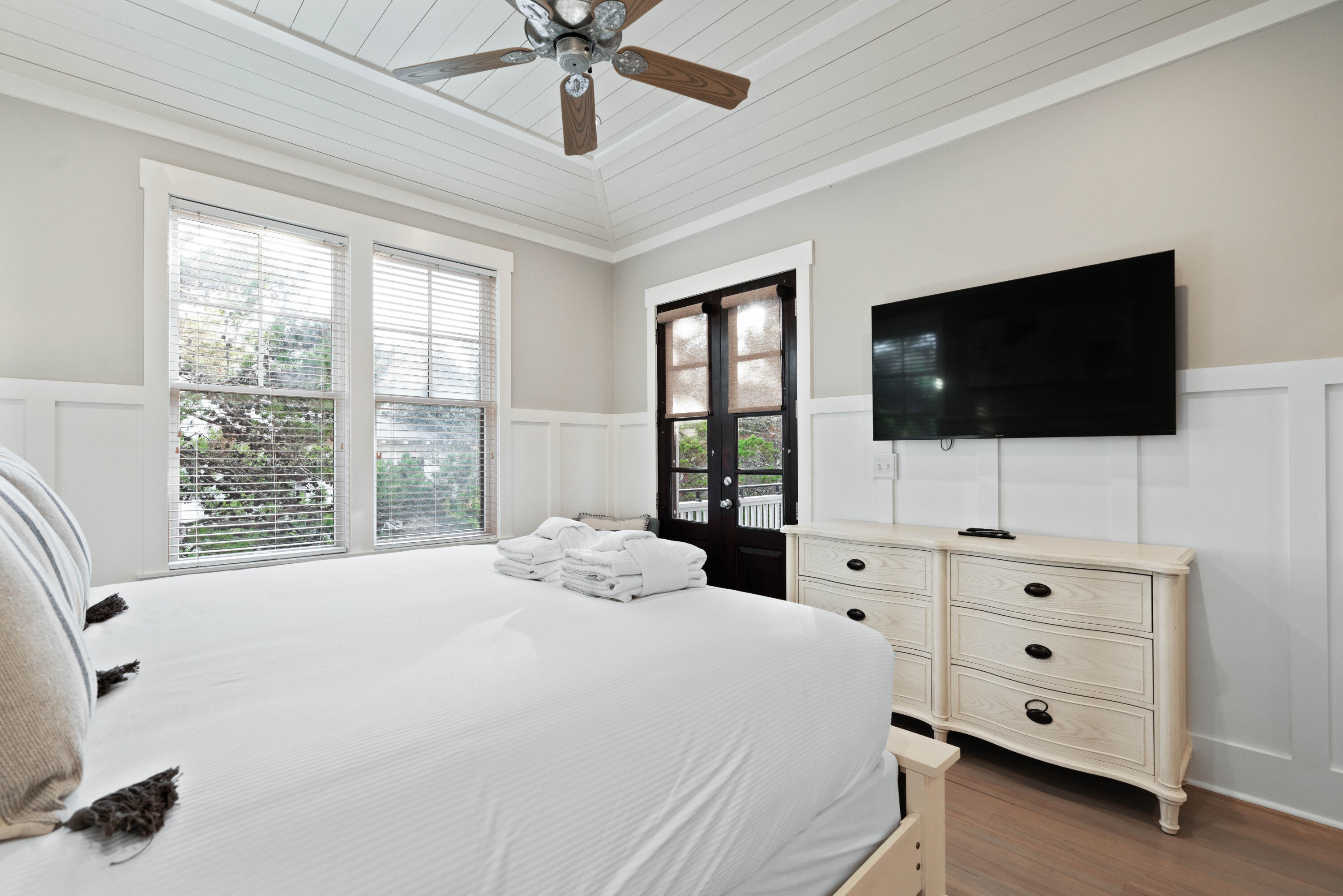 136 Silver Laurel Way