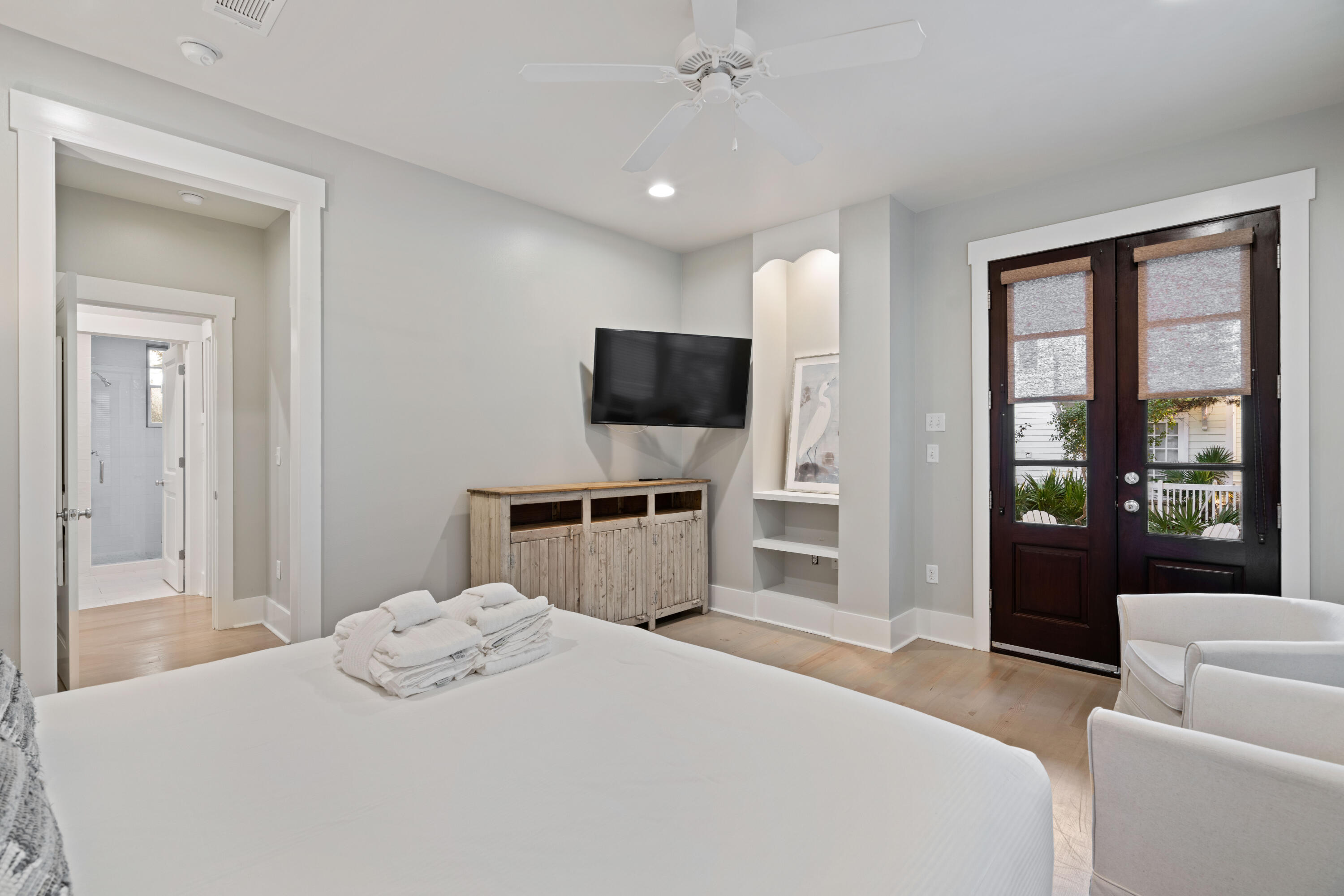 136 Silver Laurel Way