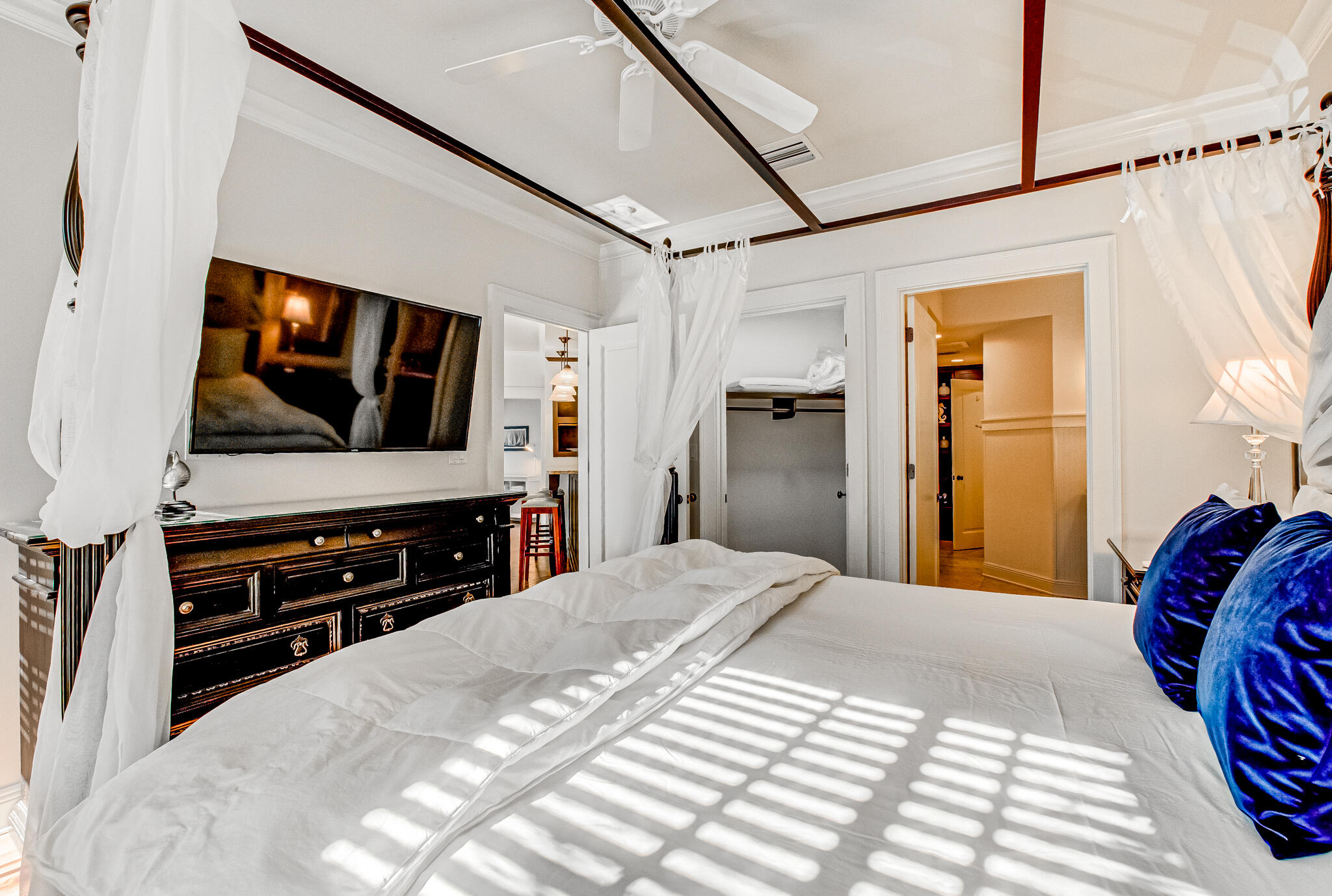 104 N Barrett Square, # 2D