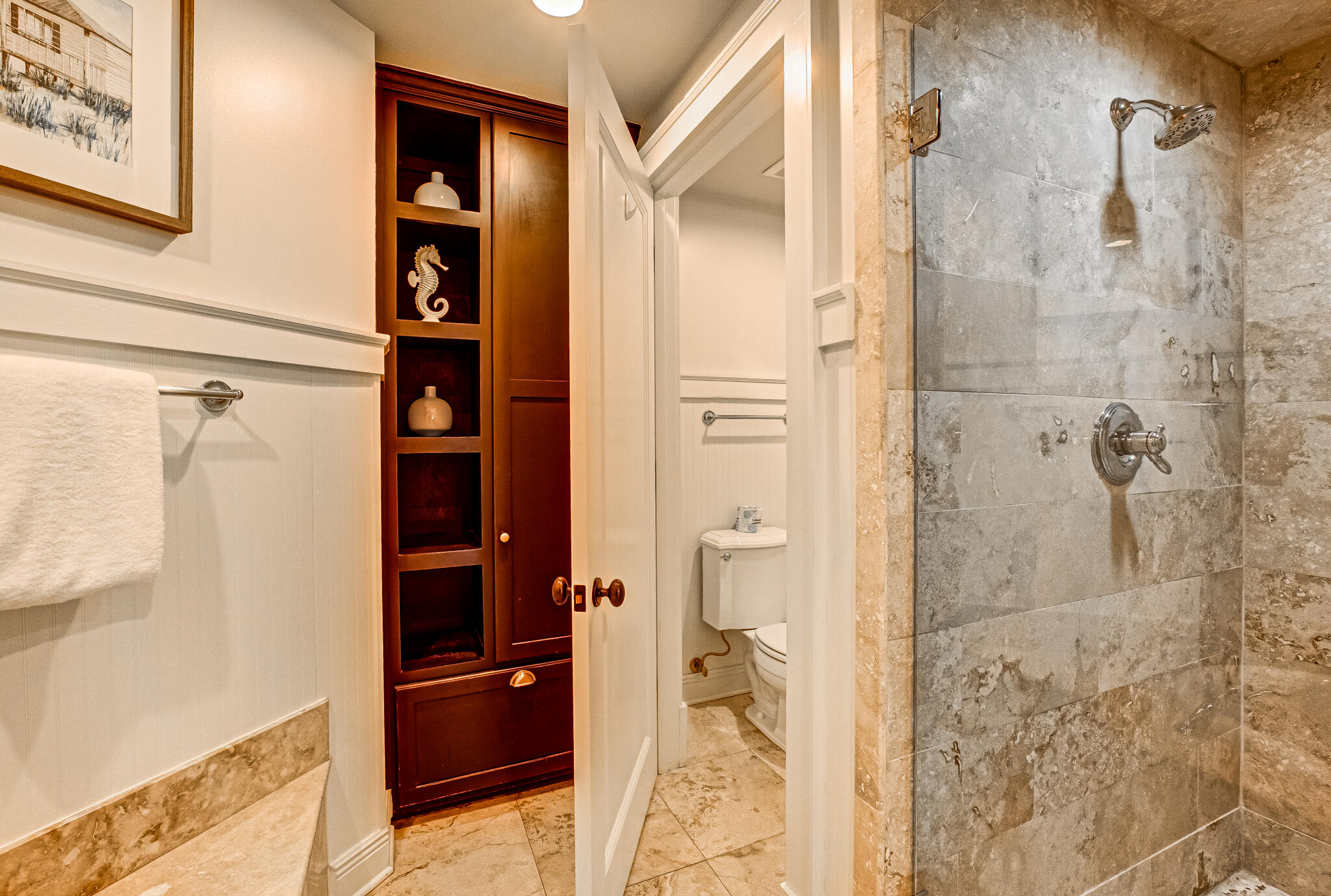 104 N Barrett Square, # 2D