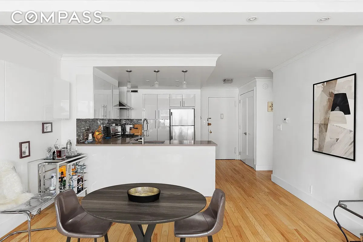 201 E 25th Street 7F