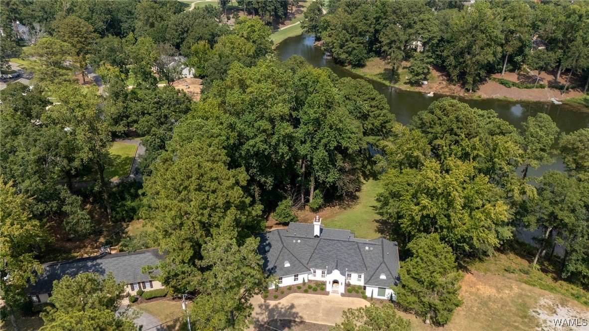 933 OVERLOOK Road N