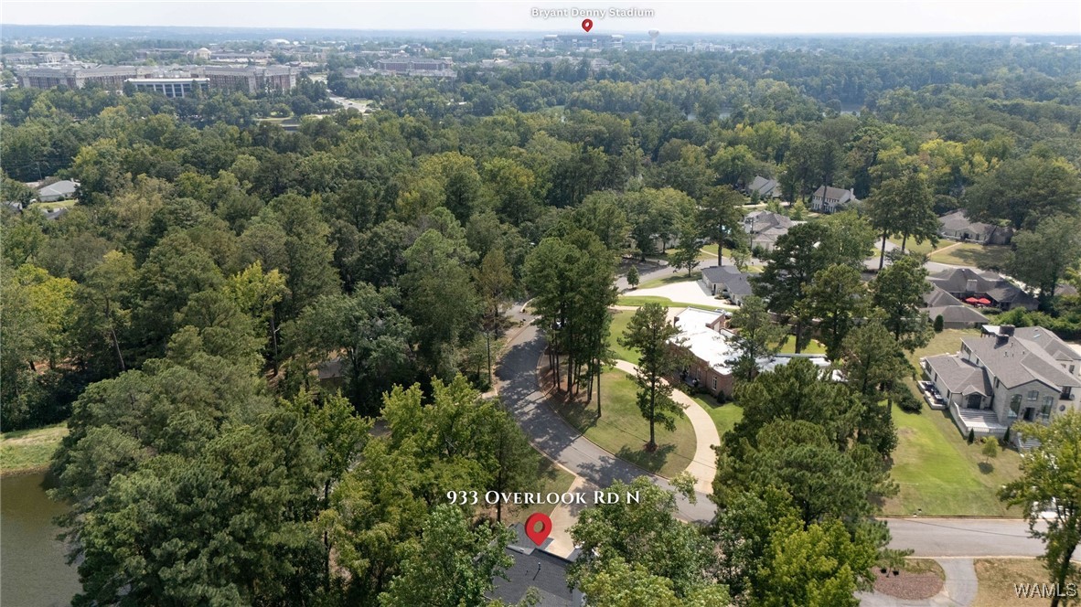 933 OVERLOOK Road N