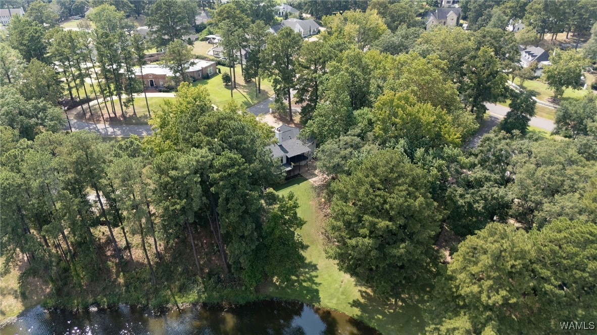933 OVERLOOK Road N