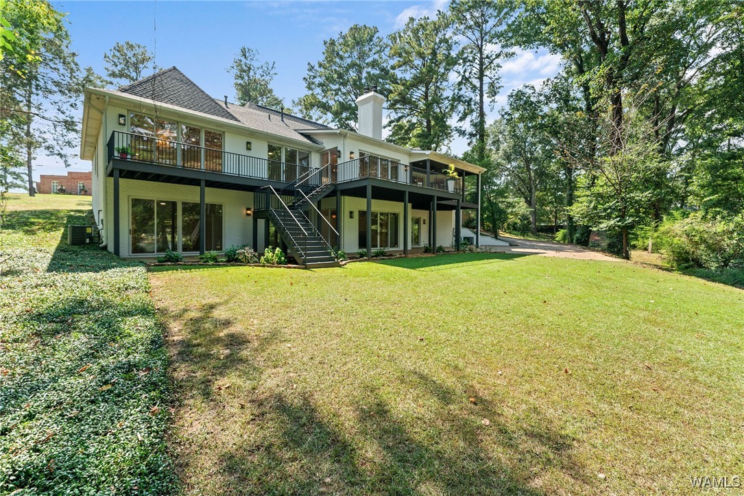 933 OVERLOOK Road N