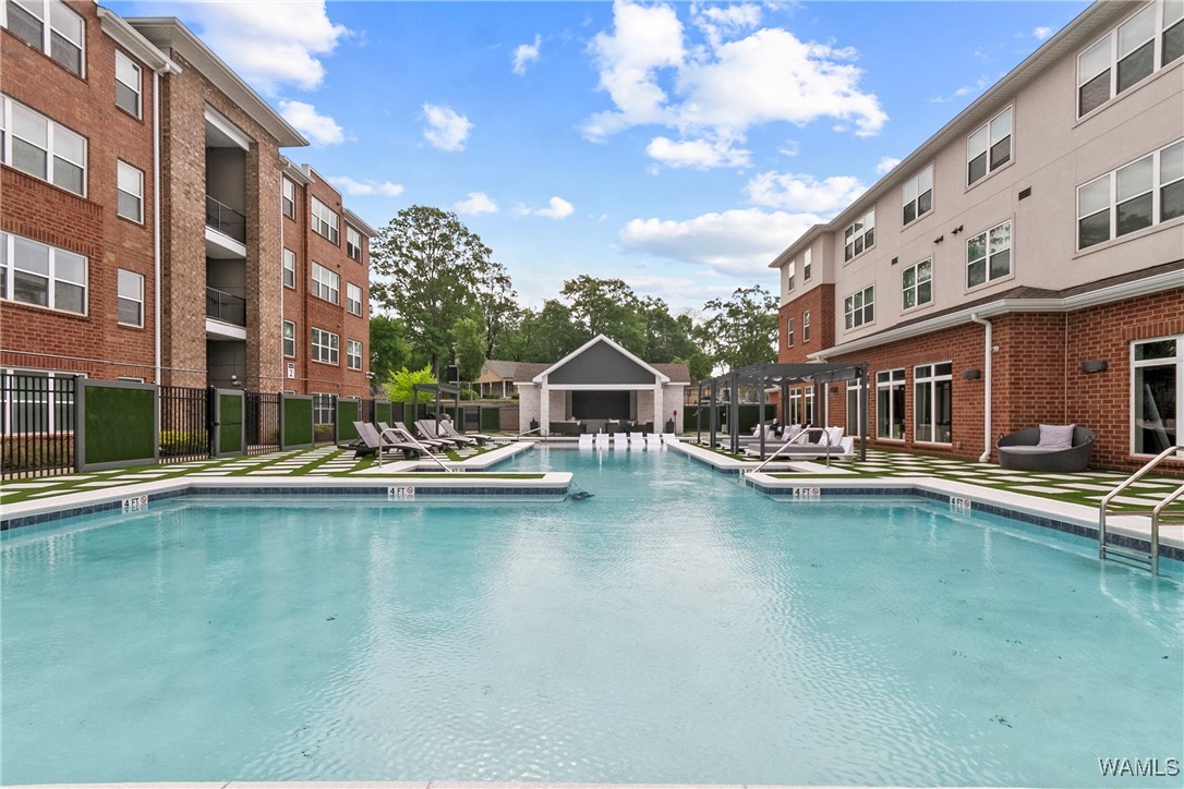 608 6th Ave N Unit: 5105