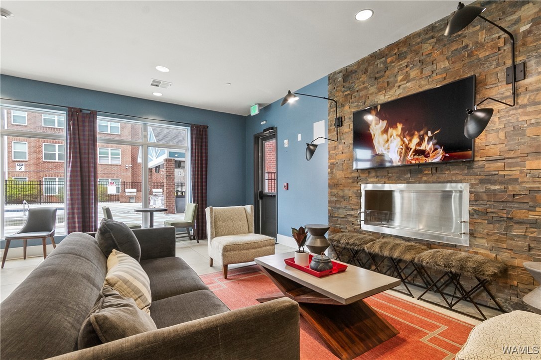 608 6th Ave N Unit: 5105