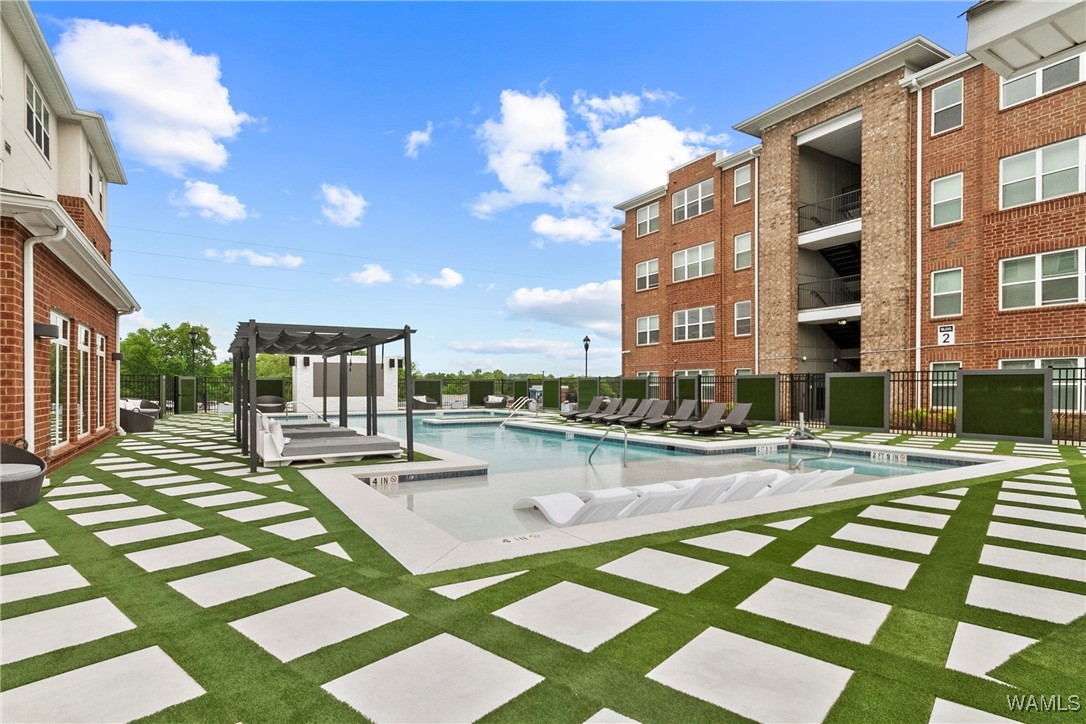 608 6th Ave N Unit: 5105