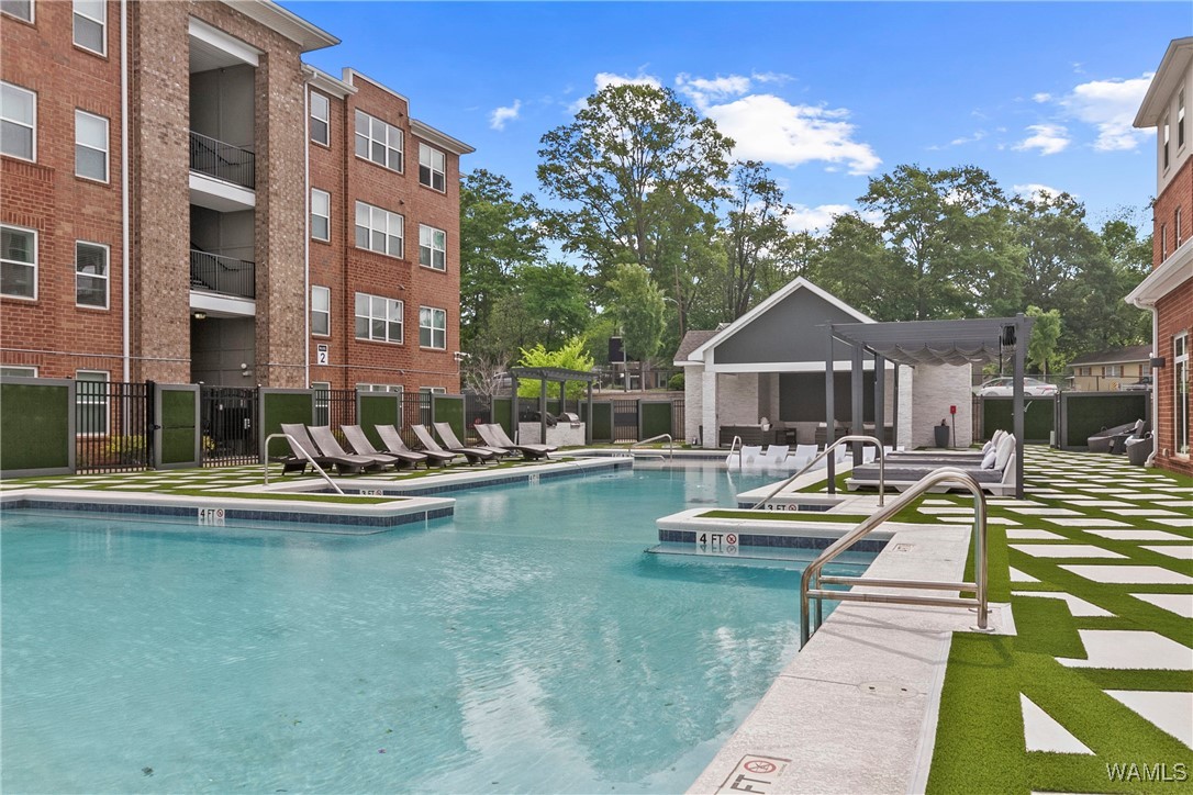608 6th Ave N Unit: 5105