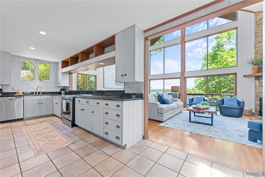 11999 Grandview Drive