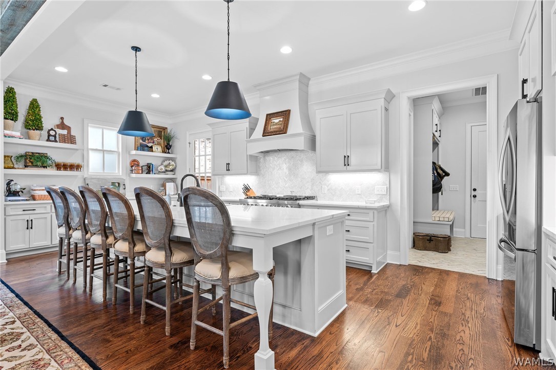 6073 Rosemeade Street