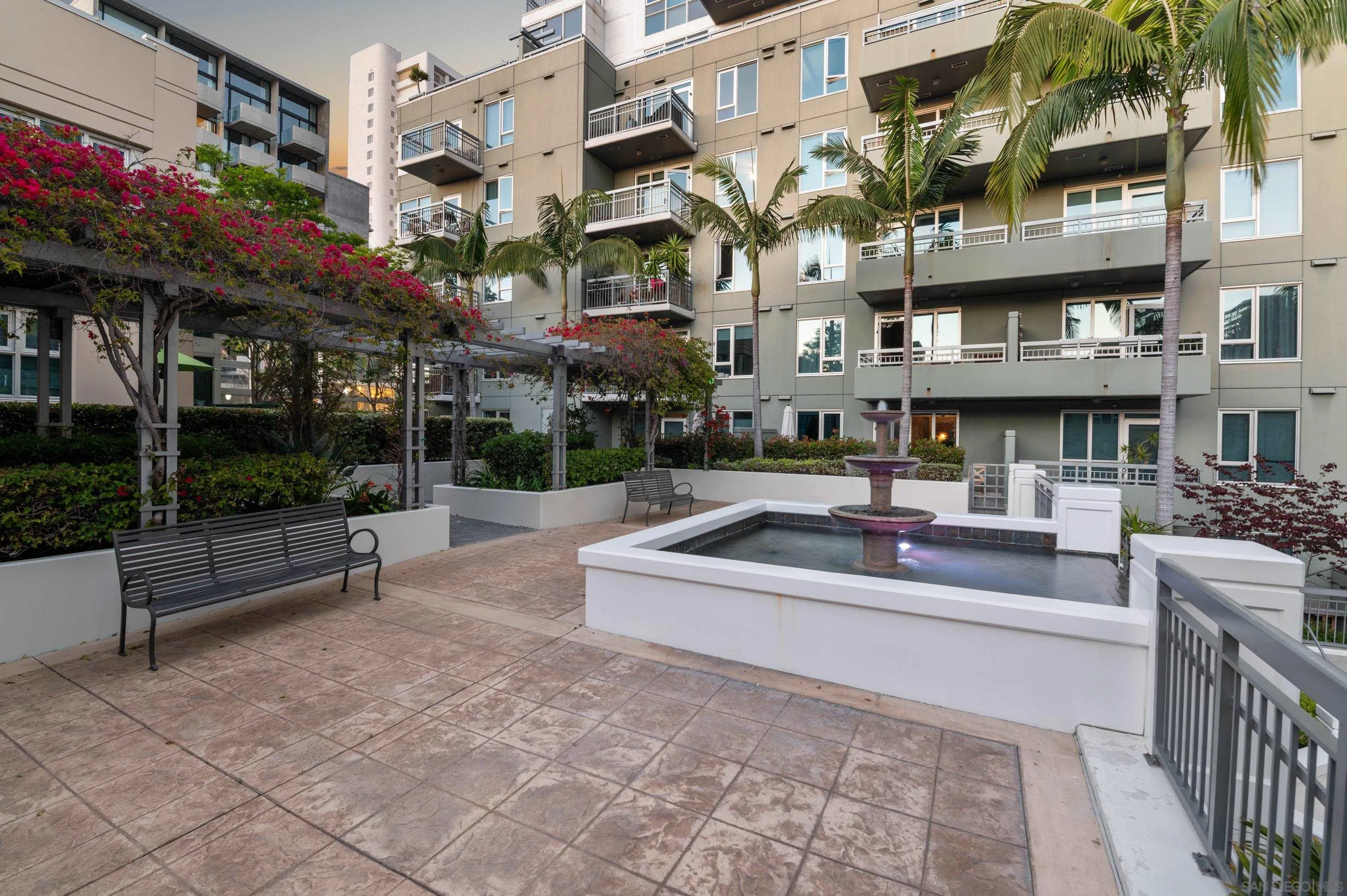 1580 Union St Unit 407
