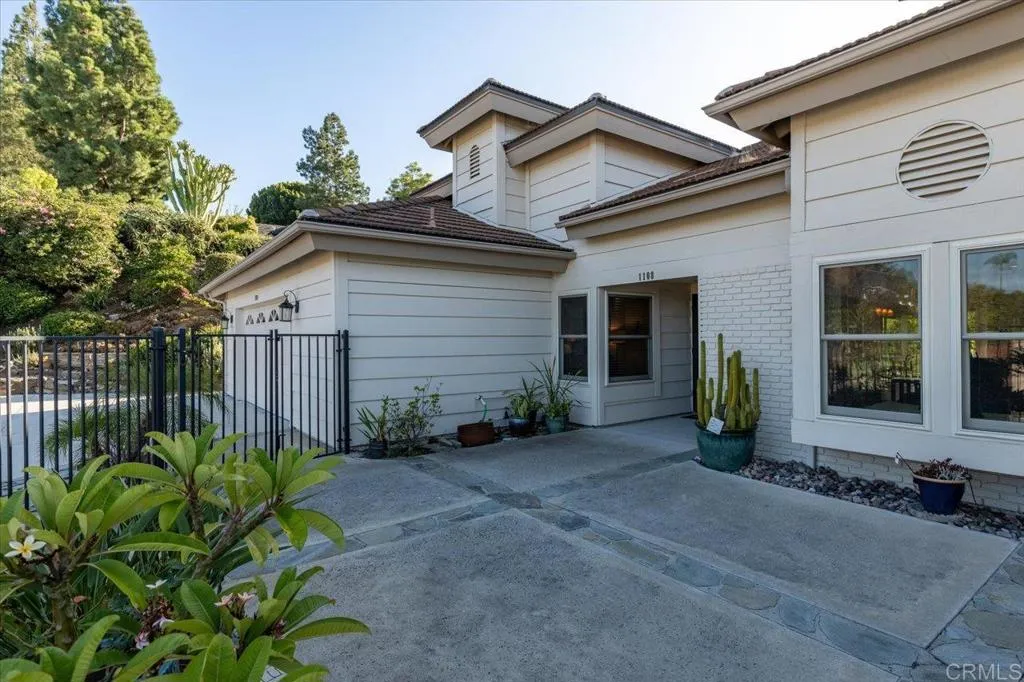 1108 La Sombra Drive