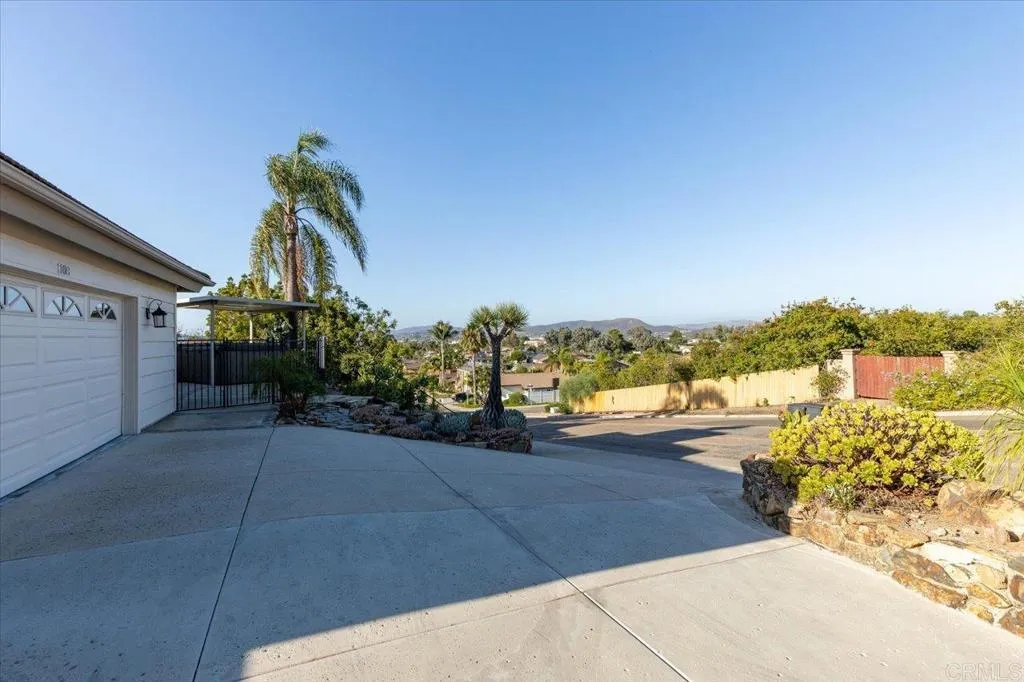 1108 La Sombra Drive