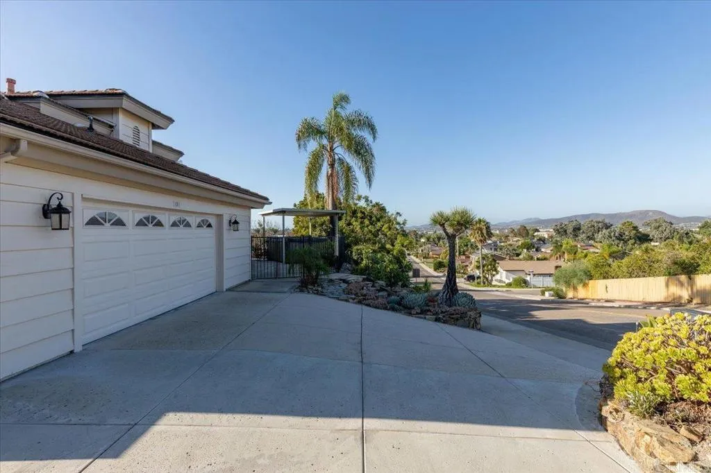 1108 La Sombra Drive